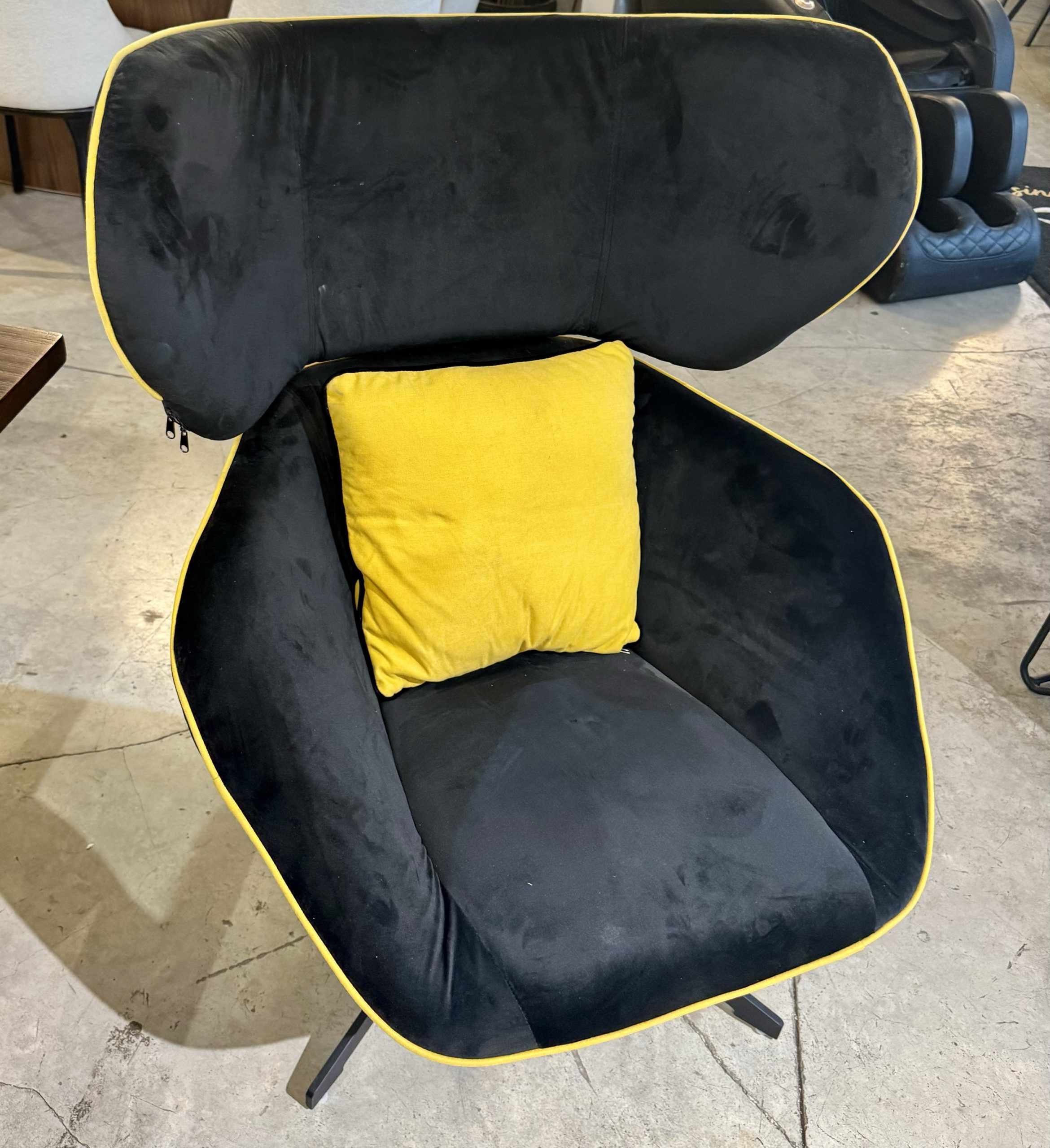 כורסא מסתובבת דגם אלה כורסא מסתובבת דגם אלה