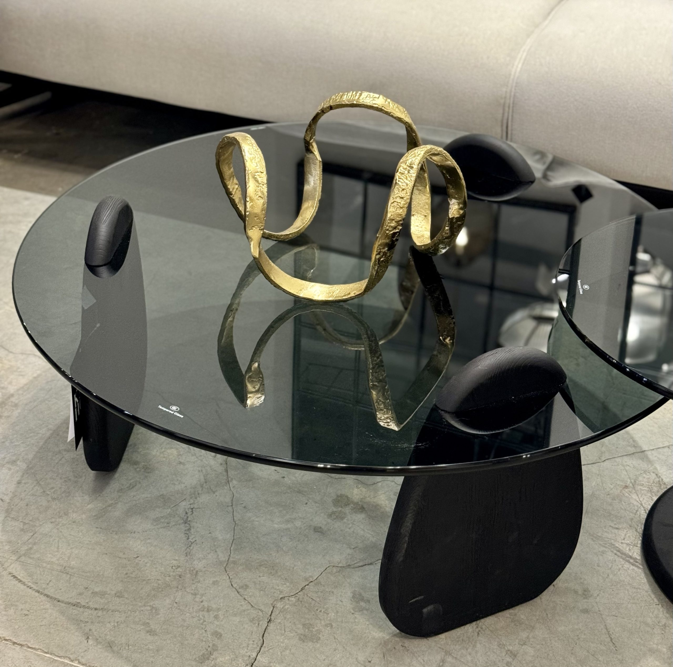 פסל אבסטרקט זהב גדול דגם ראבי