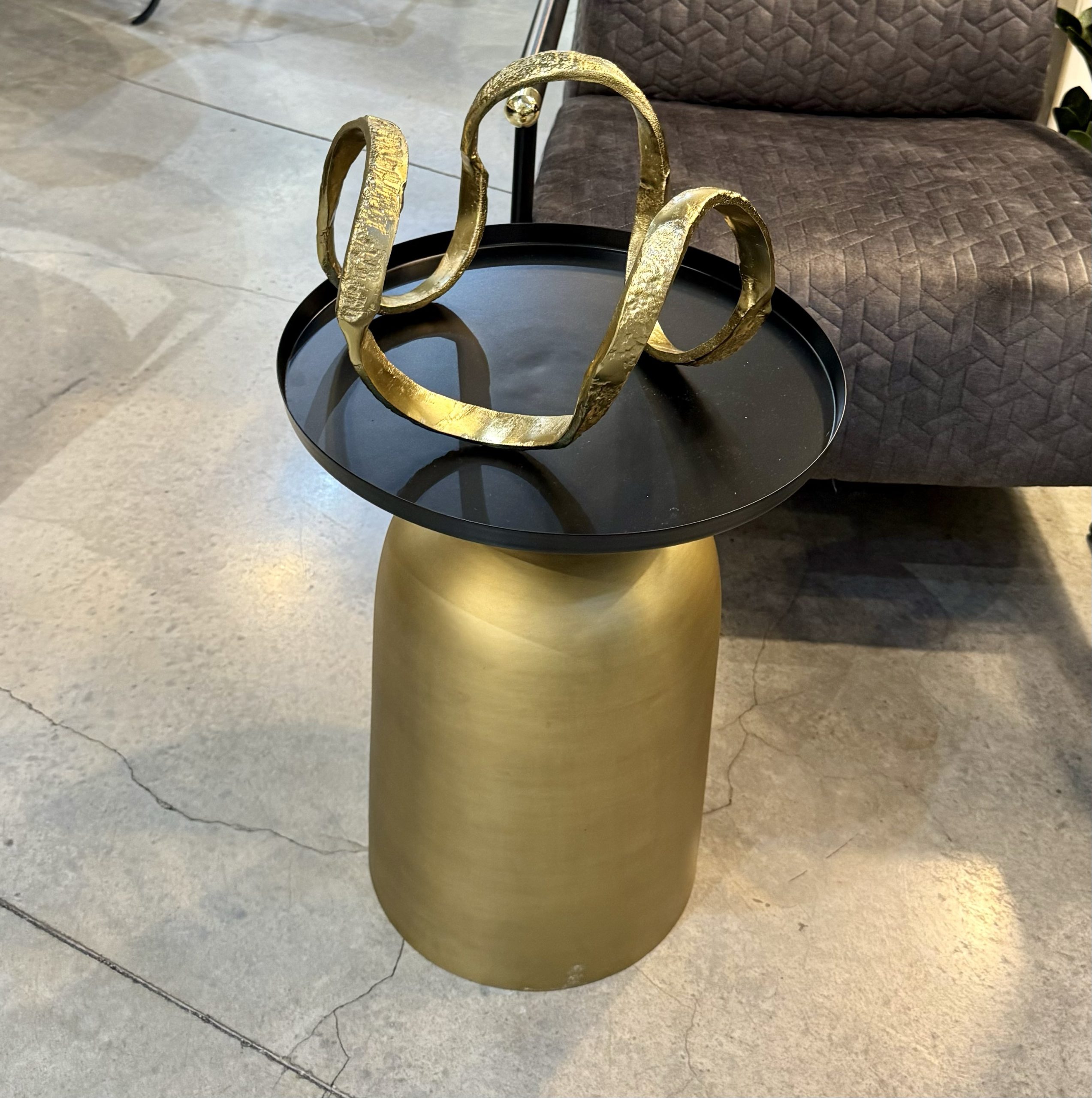 פסל אבסטרקט זהב גדול דגם ראבי