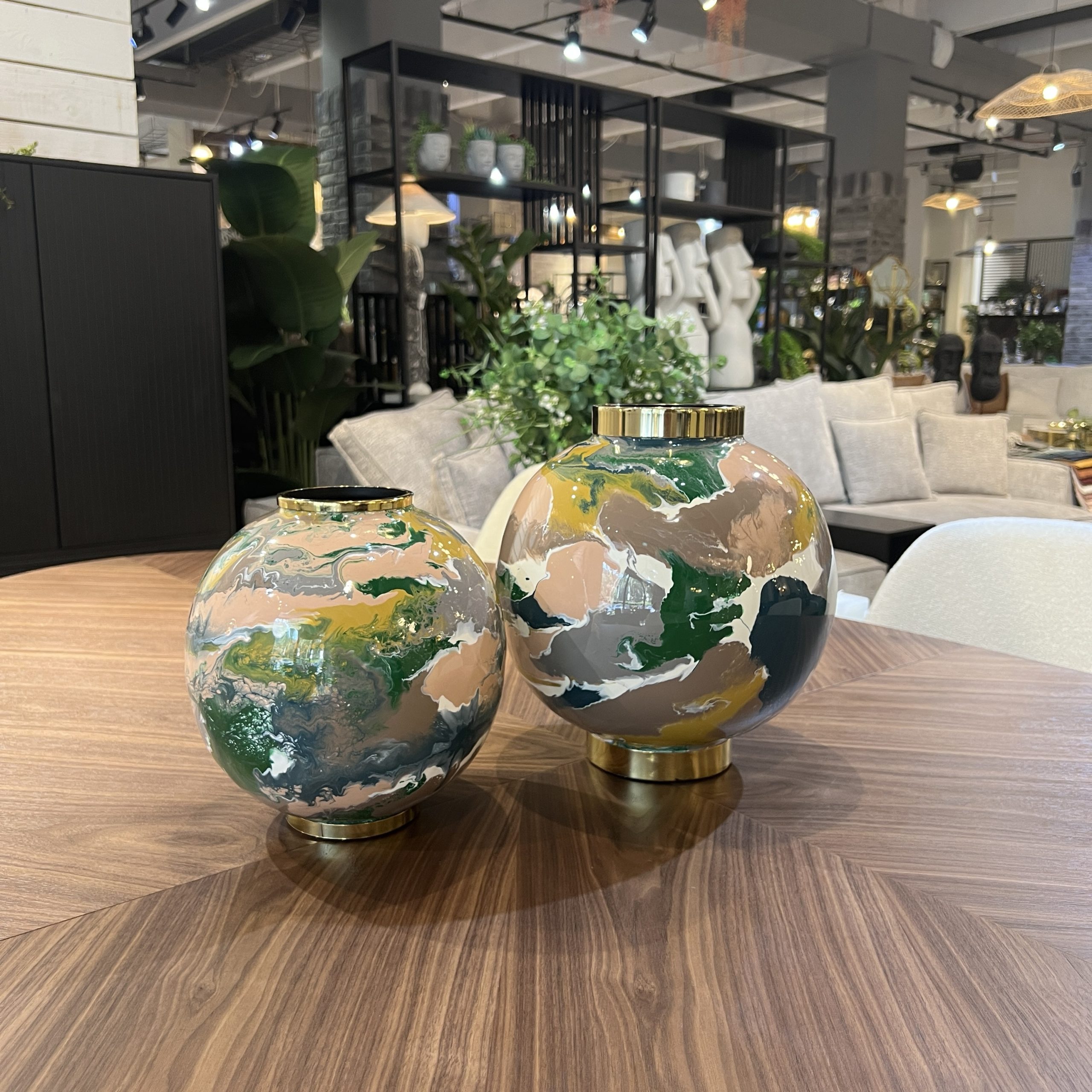 כד עגול מתכת צבעוני דגם ראבי כד עגול מתכת צבעוני דגם ראבי