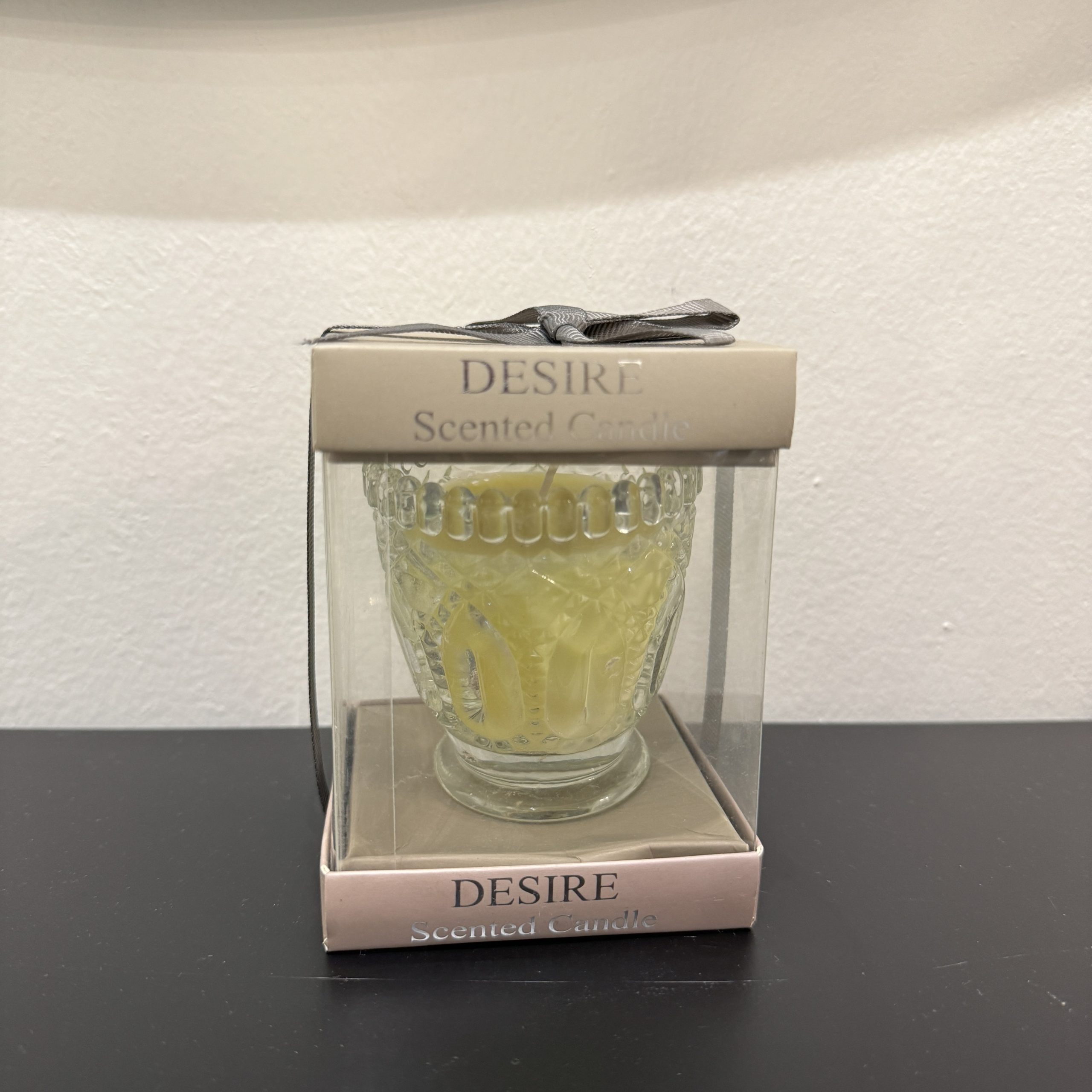 נר בכלי זכוכית עגול נר בכלי זכוכית עגול