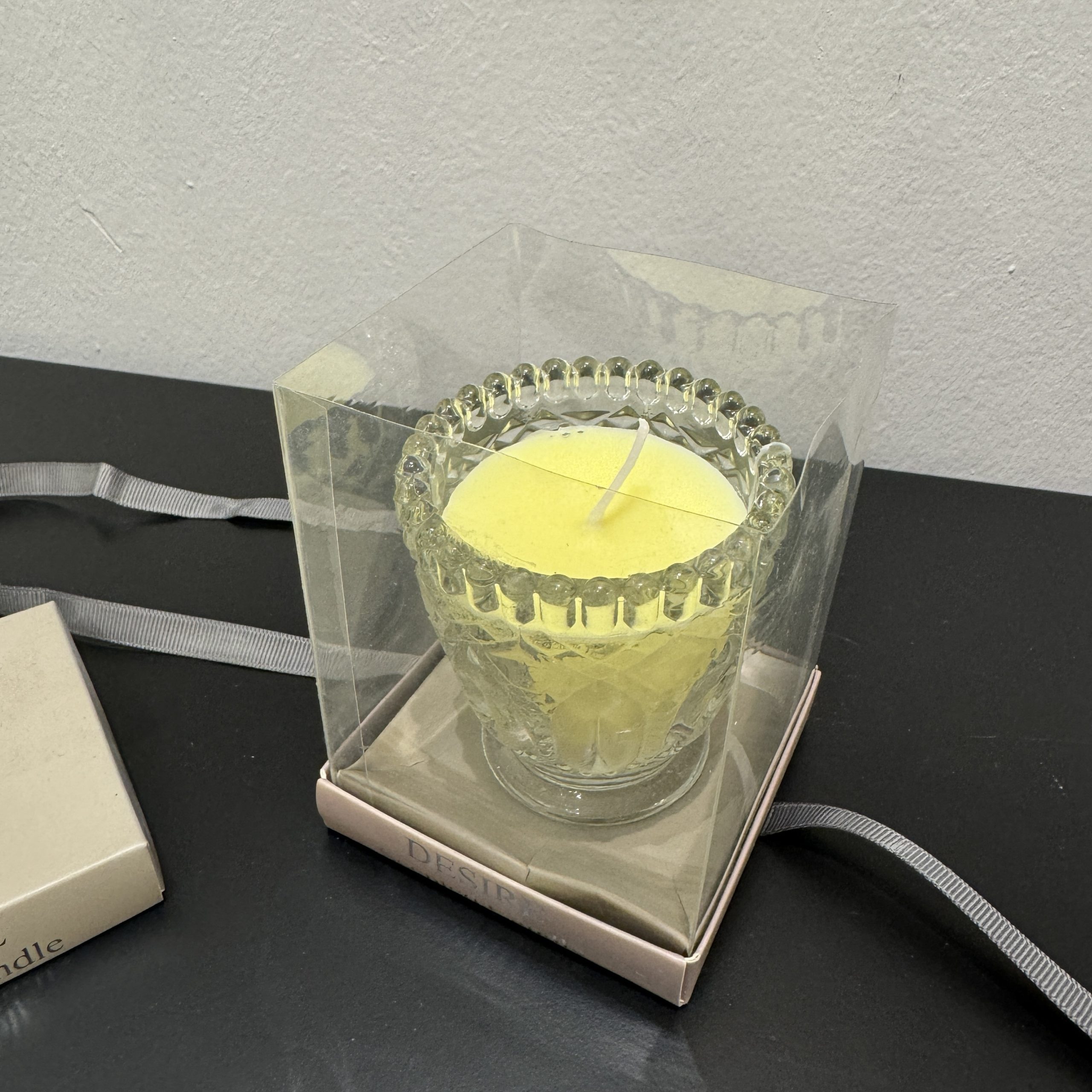 נר בכלי זכוכית עגול נר בכלי זכוכית עגול