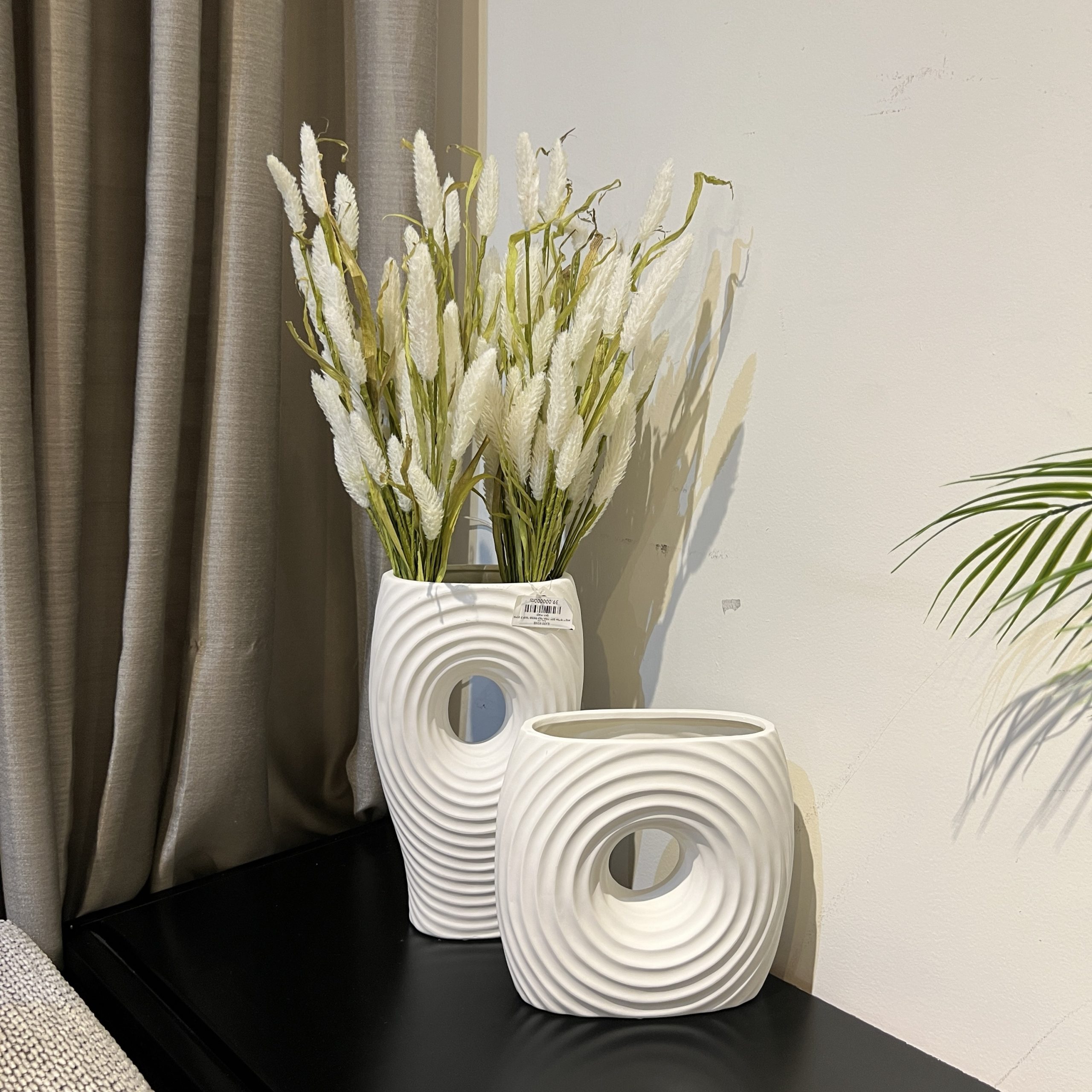 כד קרמיקה לבן שטוח גבוה חור עגול דגם אליס כד קרמיקה לבן שטוח גבוה חור עגול דגם אליס