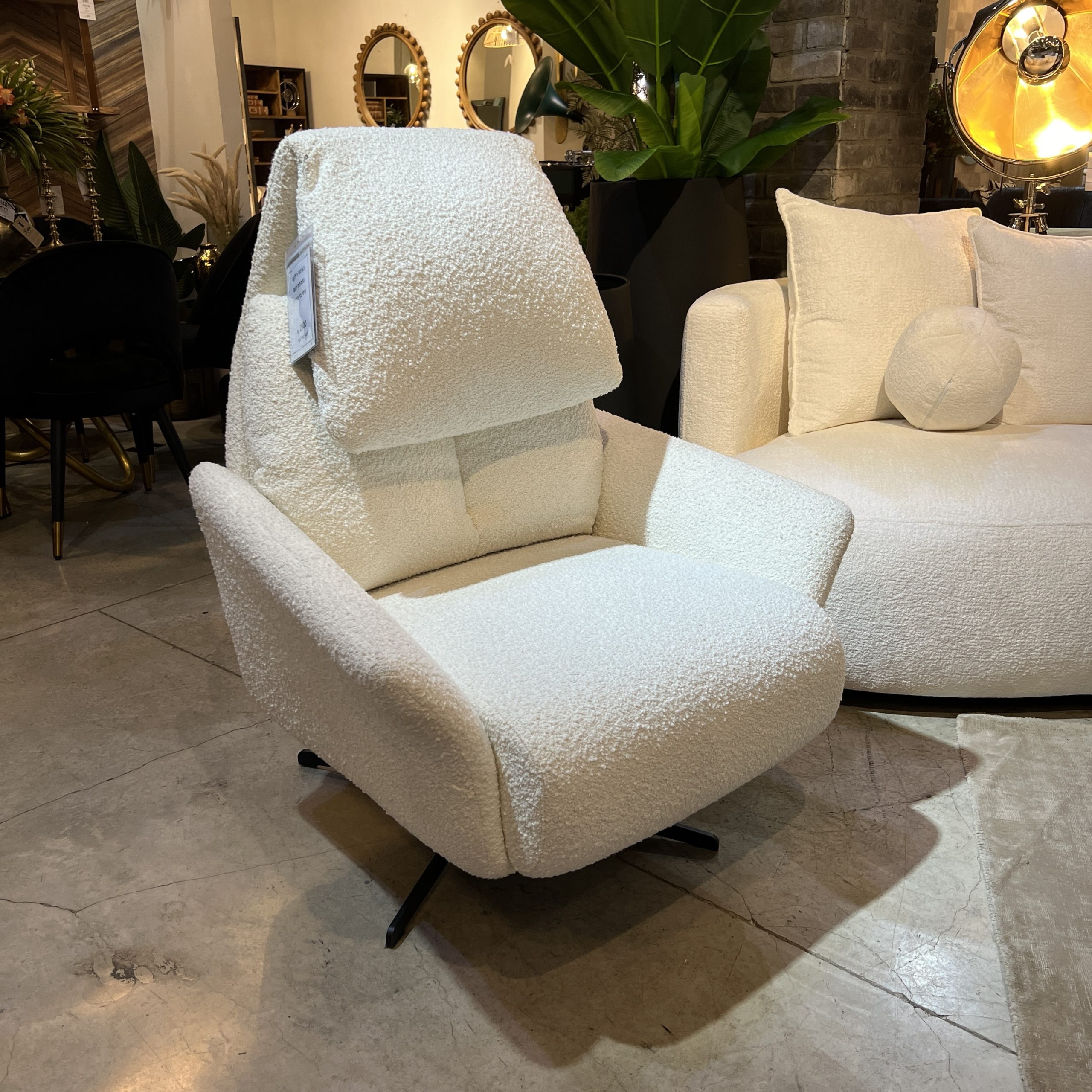 כורסא נפתחת רילקס דגם קימי בד בוקלה שמנת כורסא נפתחת רילקס דגם קימי בד בוקלה שמנת