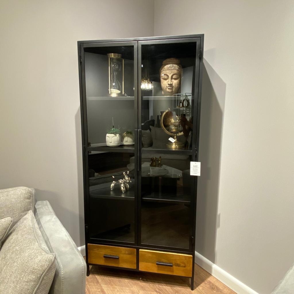 ויטרינה ברזל זכוכית ומגירות עץ דגם סוניל ויטרינה ברזל זכוכית ומגירות עץ דגם סוניל