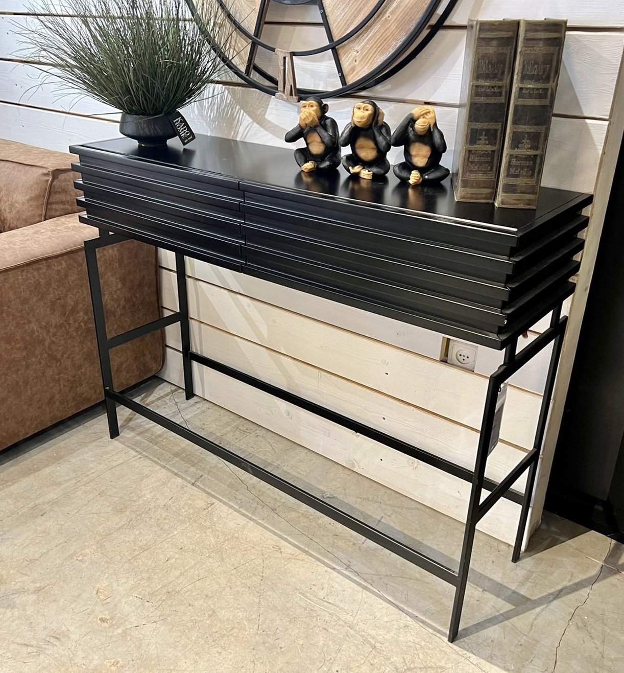 קונסולה דגם אור קונסולה דגם אור