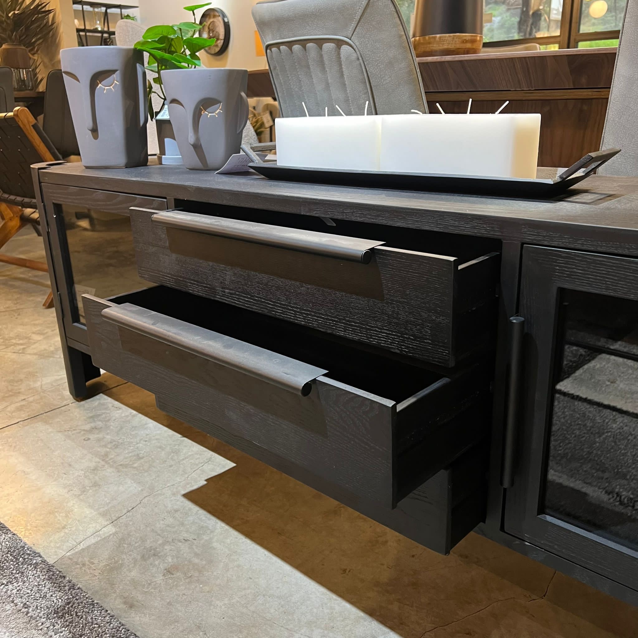 מזנון עץ שחור דגם וודרוני מזנון עץ שחור דגם וודרוני