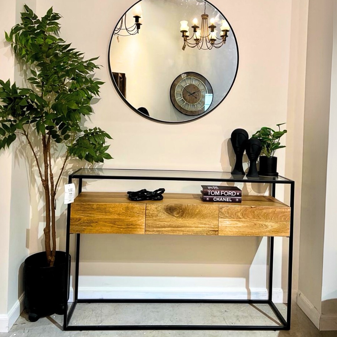 קונסולה עץ 3 מגירות עץ טופ זכוכית ברזל שחור דגם סוניל קונסולה עץ 3 מגירות עץ טופ זכוכית ברזל שחור דגם סוניל