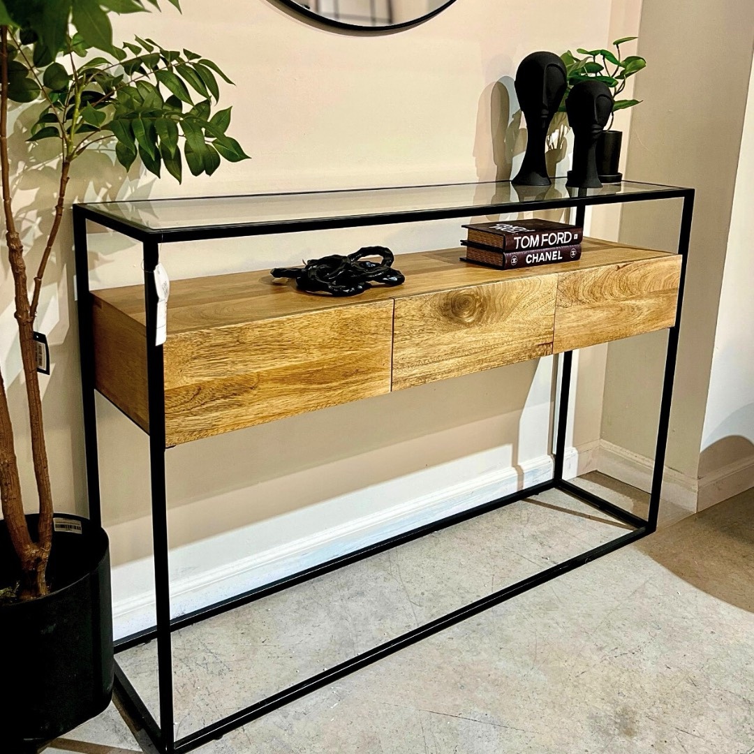 קונסולה עץ 3 מגירות עץ טופ זכוכית ברזל שחור דגם סוניל קונסולה עץ 3 מגירות עץ טופ זכוכית ברזל שחור דגם סוניל