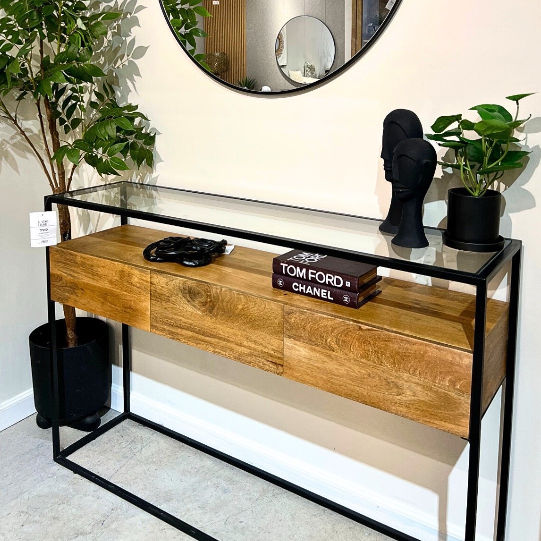 קונסולה עץ 3 מגירות עץ טופ זכוכית ברזל שחור דגם סוניל קונסולה עץ 3 מגירות עץ טופ זכוכית ברזל שחור דגם סוניל