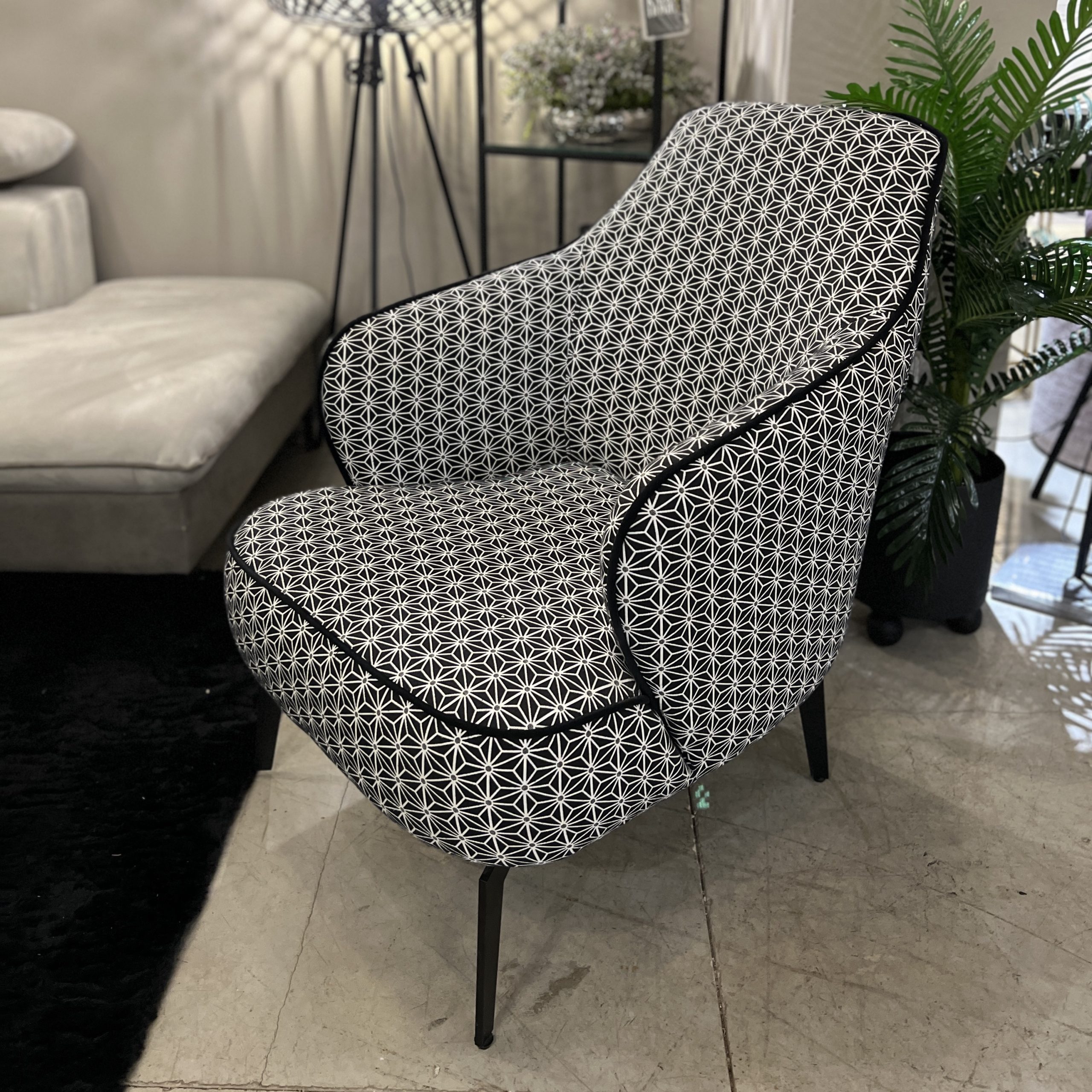 כורסא מעוצבת דגם קיימבריג כורסא מעוצבת דגם קיימבריג