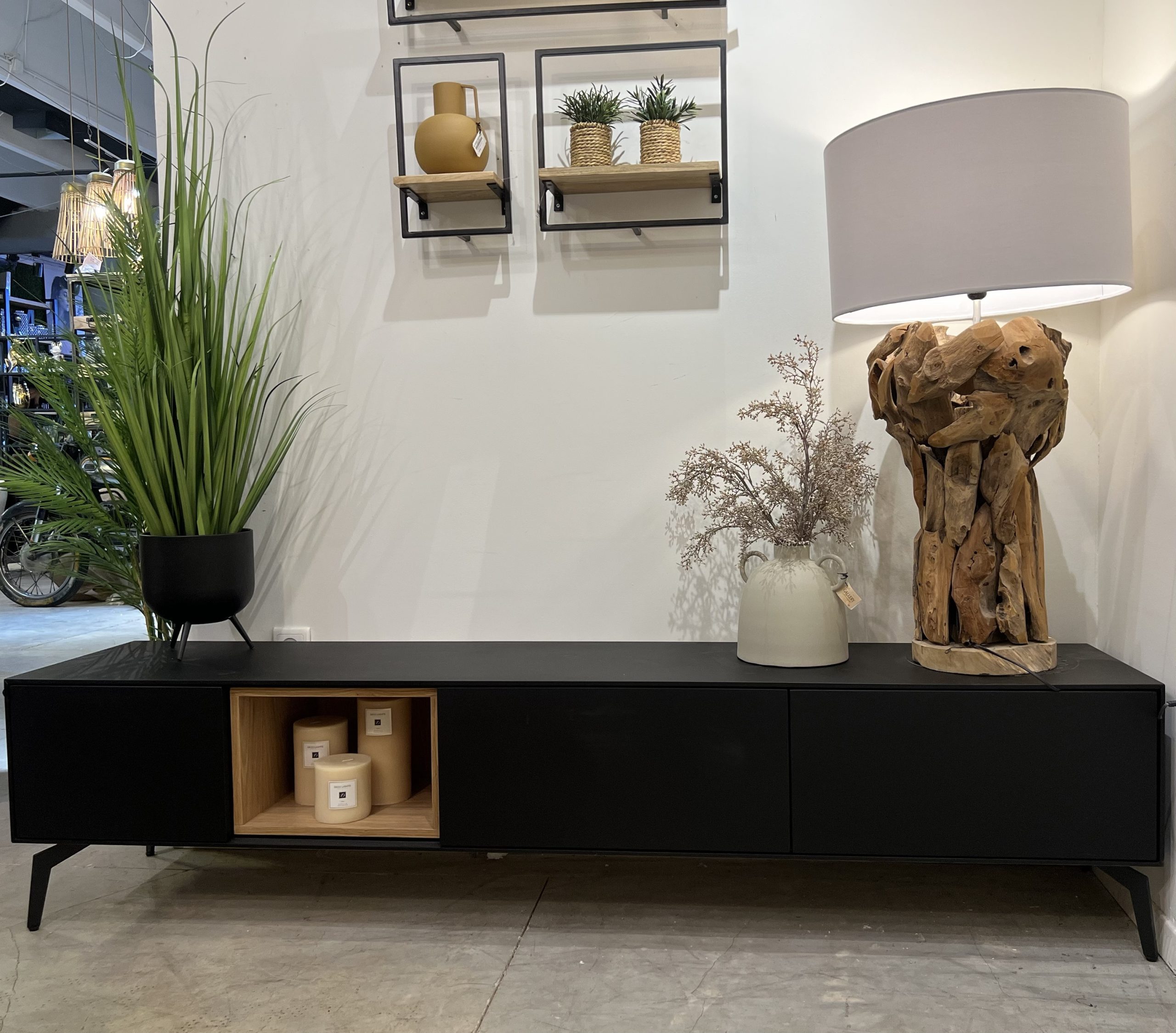 מזנון מעוצב דגם בלאק במבצע מזנון מעוצב דגם בלאק במבצע