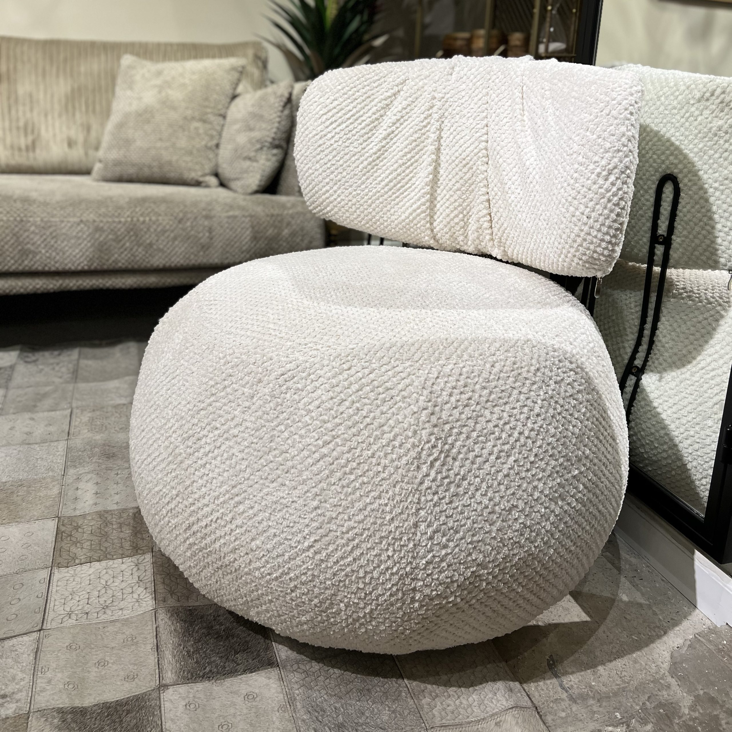 כורסא עגולה מודרנית דגם אלפא כורסא עגולה מודרנית דגם אלפא