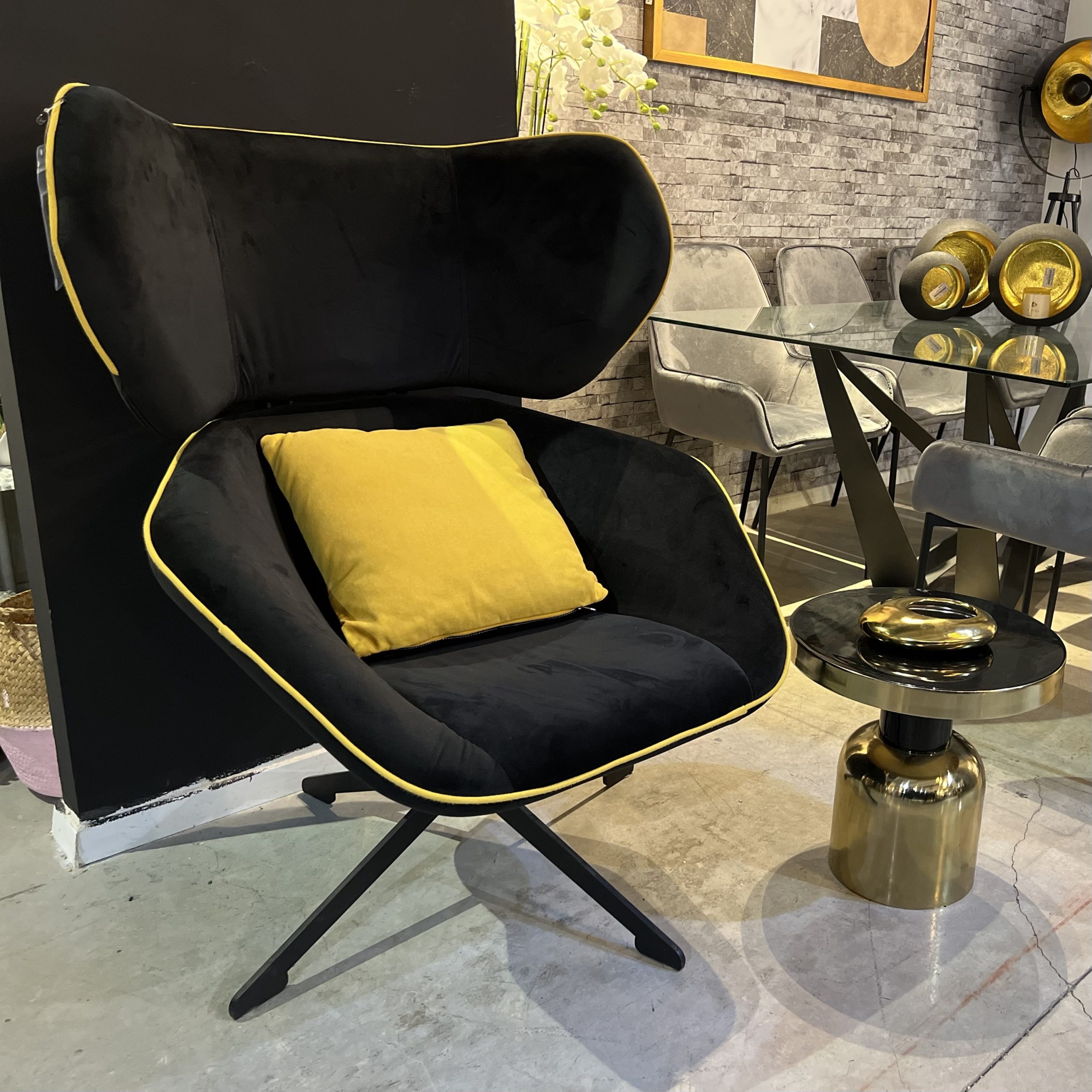 כורסא מסתובבת דגם אלה כורסא מסתובבת דגם אלה