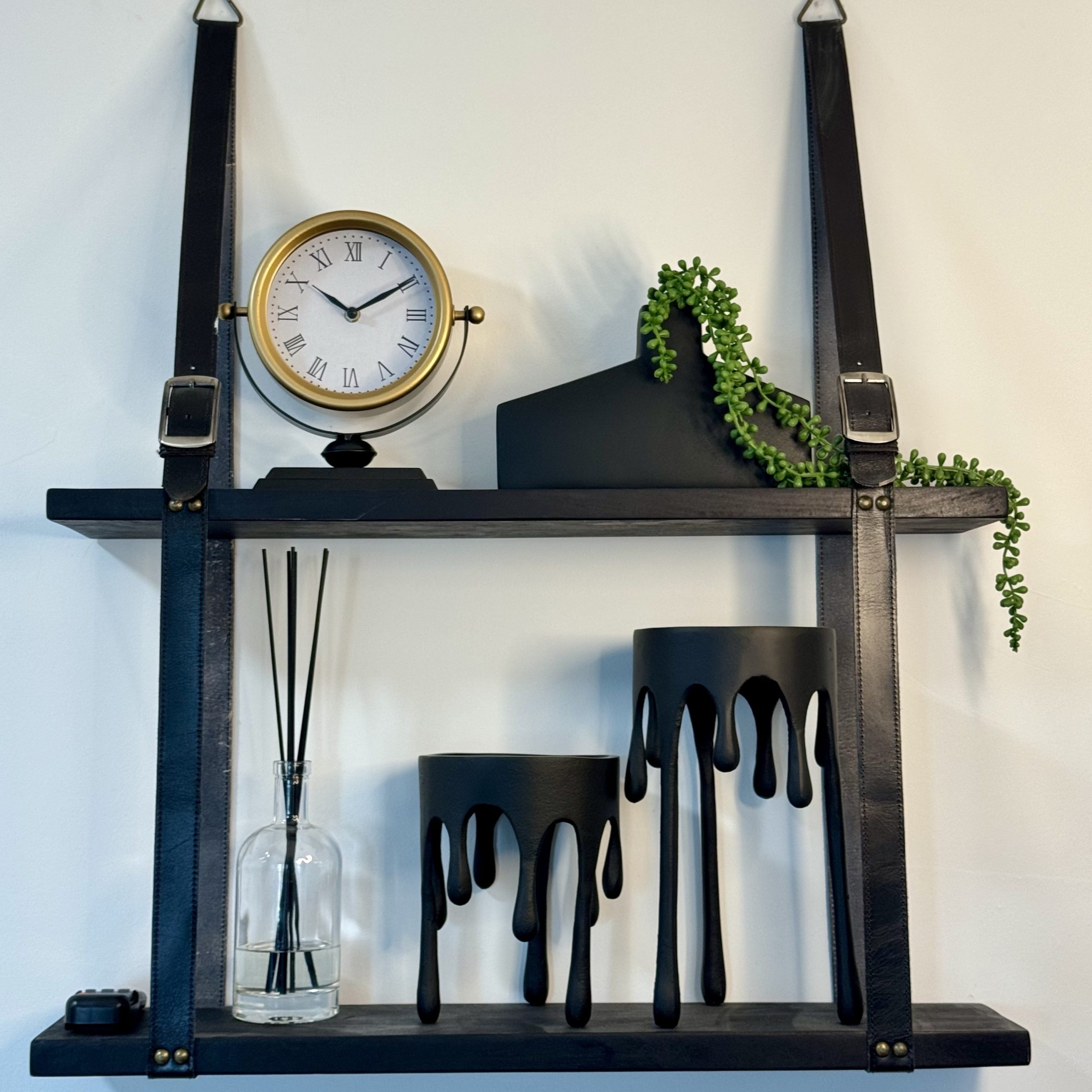 כד אסימטרי זוויות שחור נמוך דגם אליס כד אסימטרי זוויות שחור נמוך דגם אליס