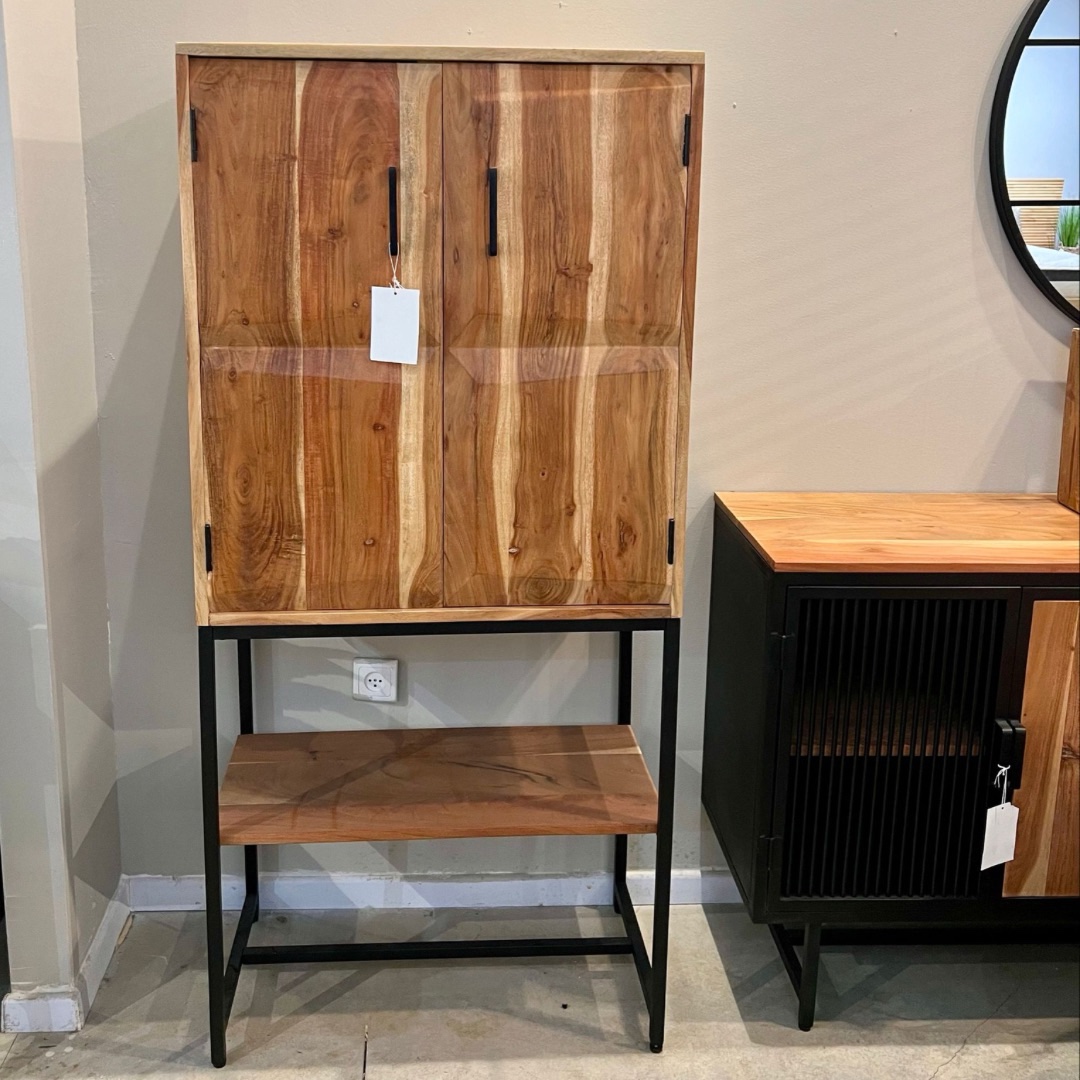 ארונית עץ שיטה דגם לילה גבוהה ארונית עץ שיטה דגם לילה גבוהה