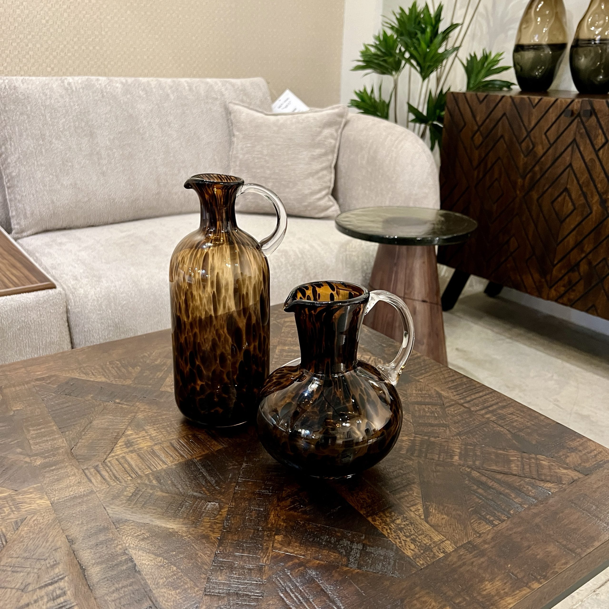 כד זכוכית בקבוק לאופרד חום ידית שקופה דגם אליס כד זכוכית בקבוק לאופרד חום ידית שקופה דגם אליס