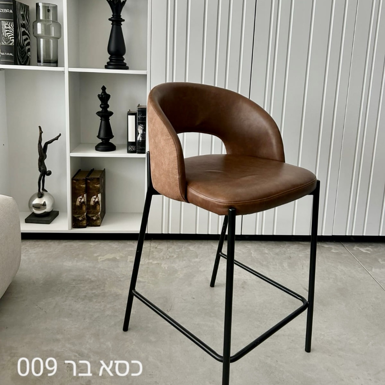כיסא בר דגם 009 חום כיסא בר דגם 009 חום