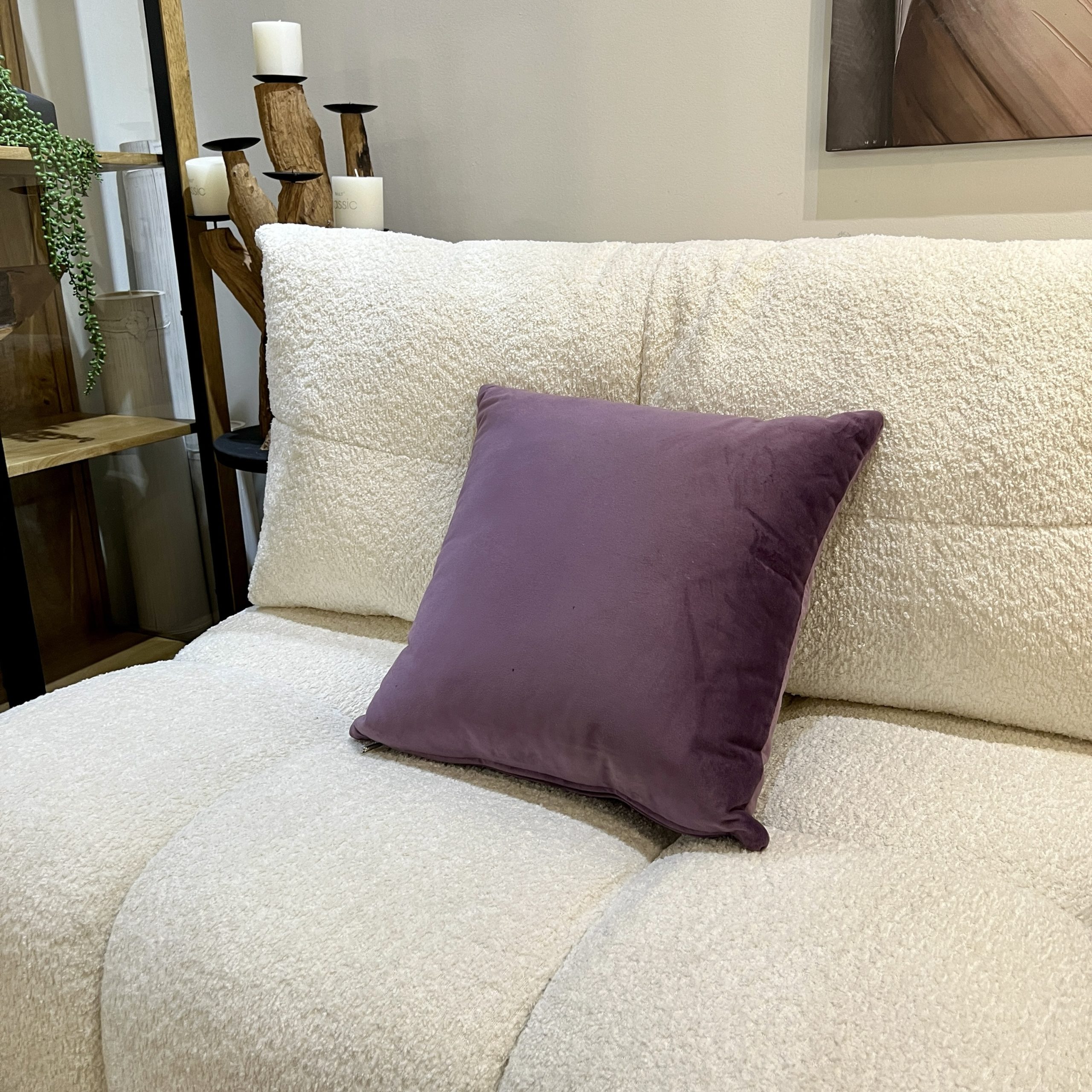 כרית נוי מעוצבת סגול עמוק