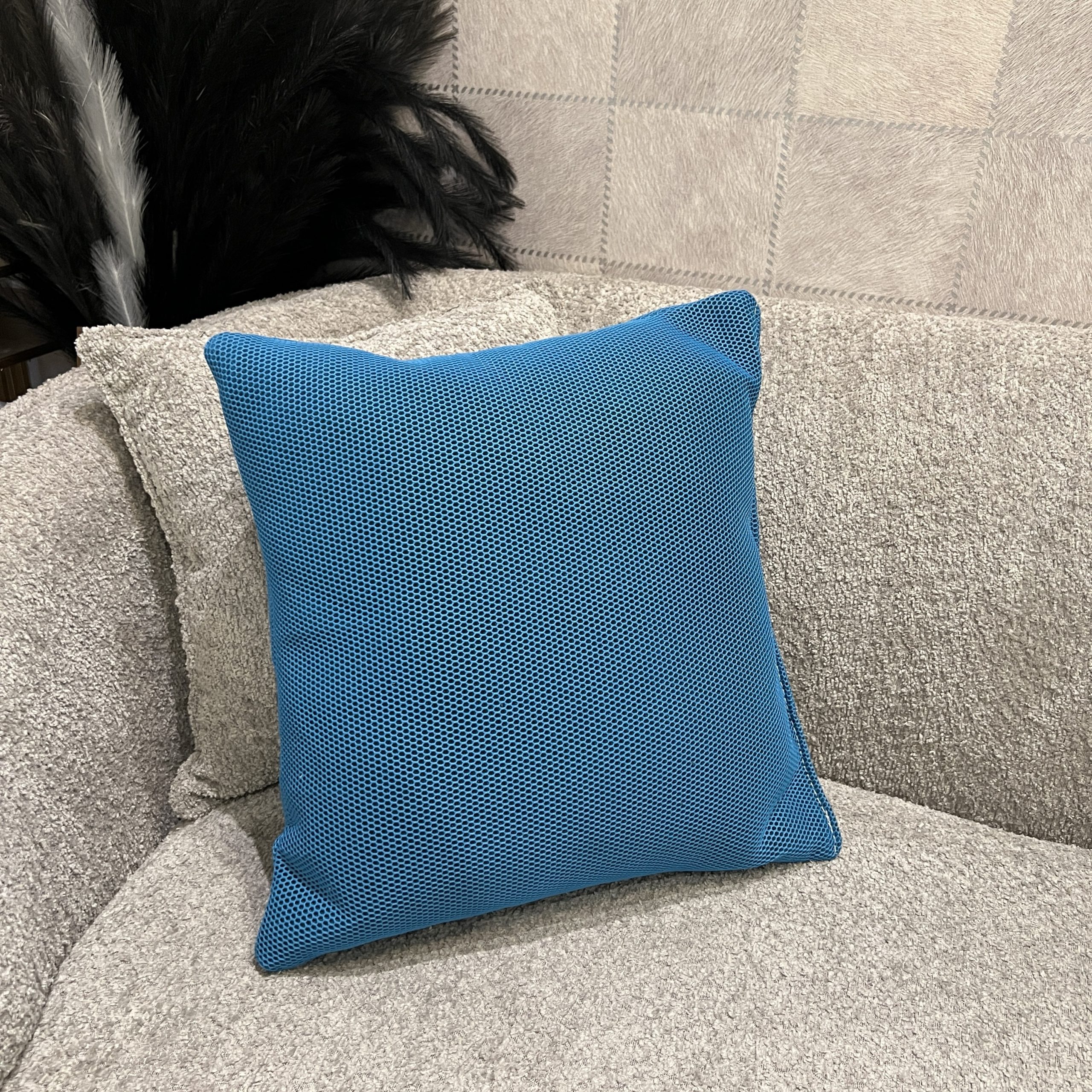 כרית נוי רשת כחול