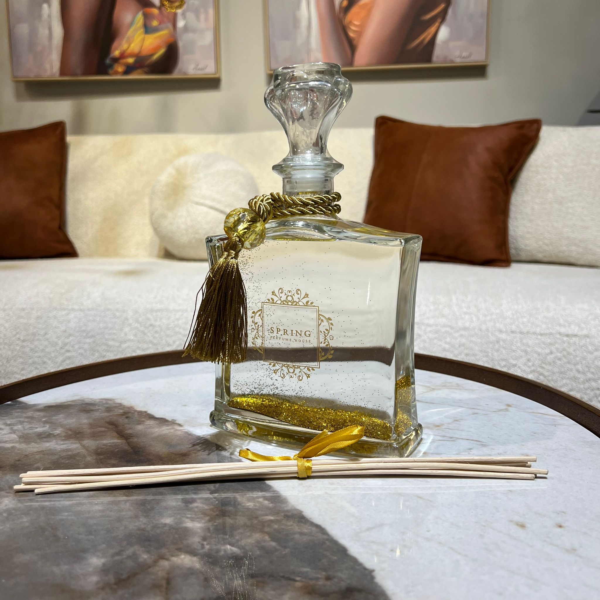 מפיץ ריח ענק נצנץ זהב 700 ml מפיץ ריח ענק נצנץ זהב 700 ml