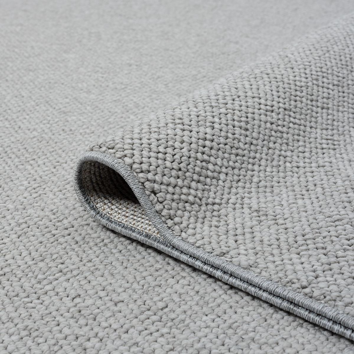 שטיח אפור בהיר דגם קאי שטיח אפור בהיר דגם קאי