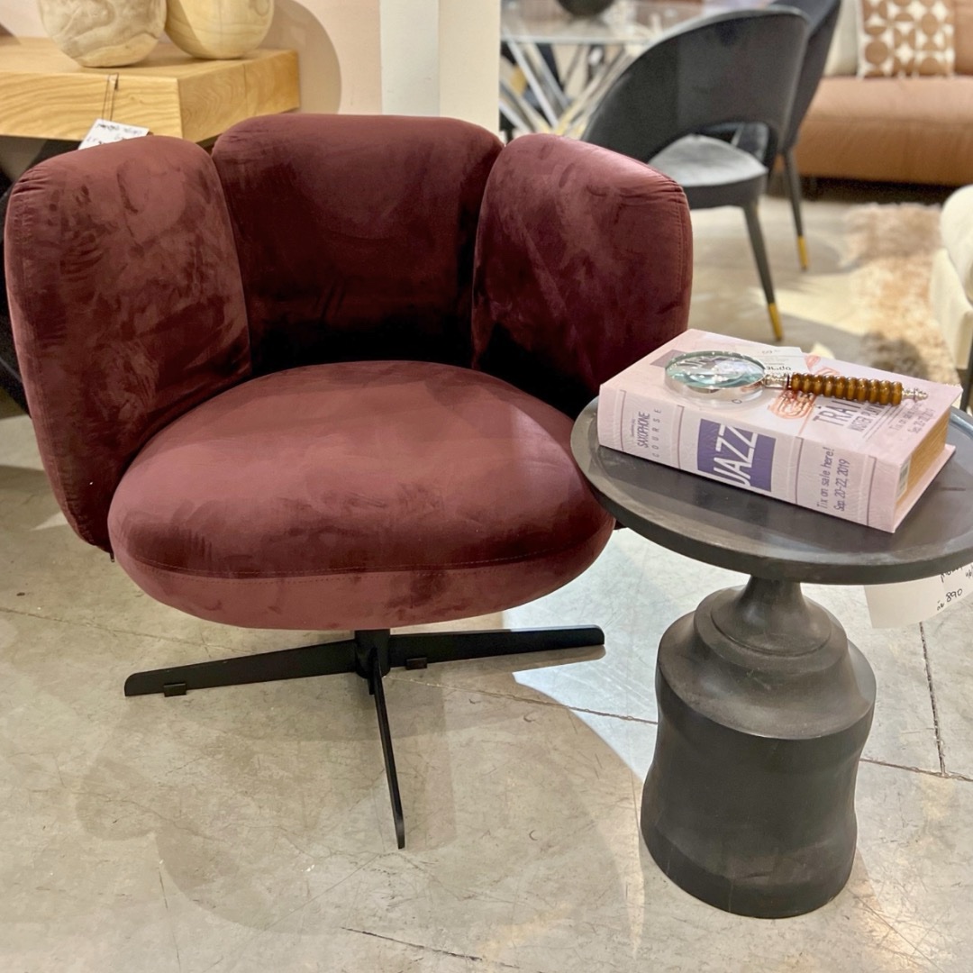 כורסא מסתובבת בבד קטיפה בורדו פרח דגם אמה כורסא מסתובבת בבד קטיפה בורדו פרח דגם אמה