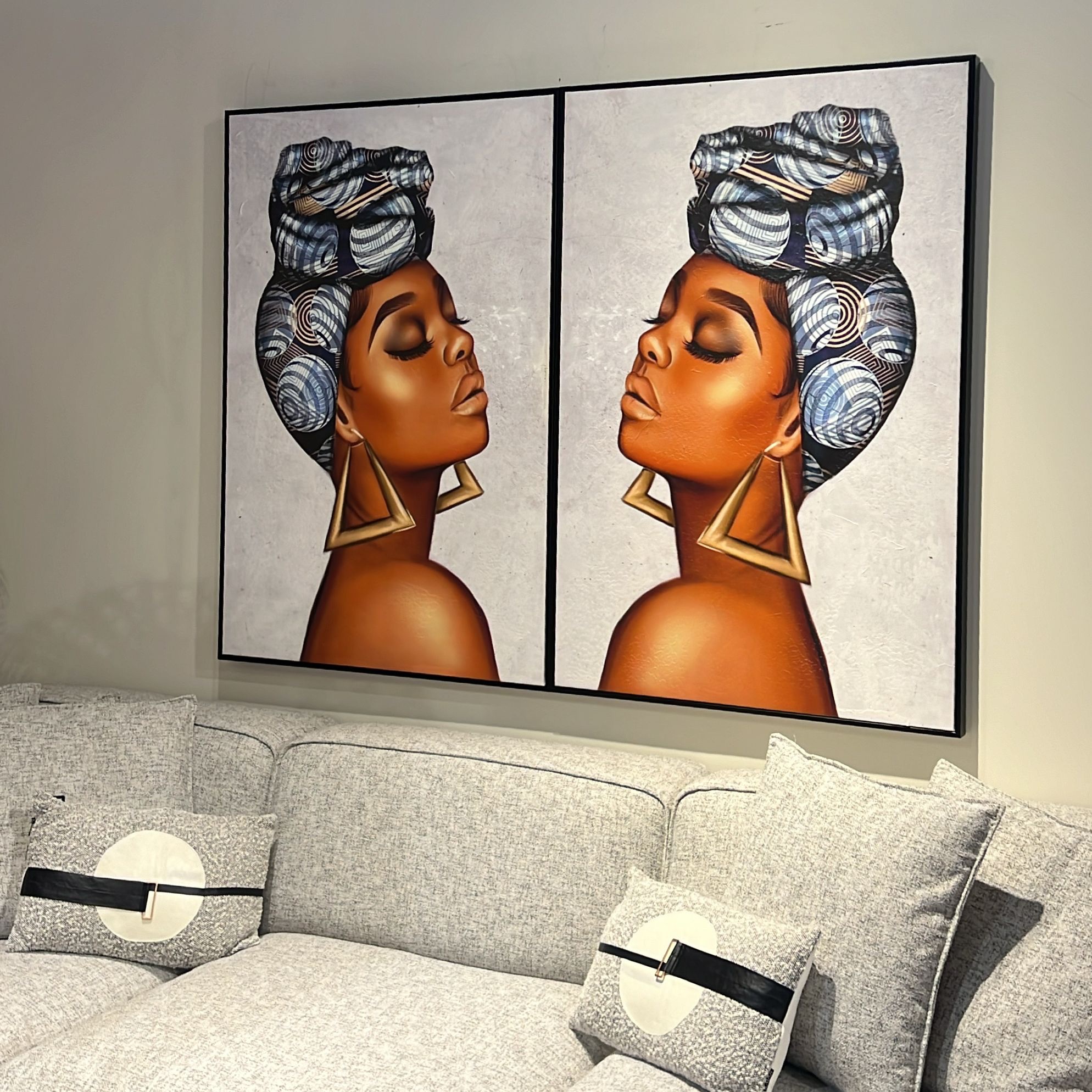 תמונה עבודת יד אישה צבעונית בשילוב מסגרת שחורה תמונה עבודת יד אישה צבעונית בשילוב מסגרת שחורה