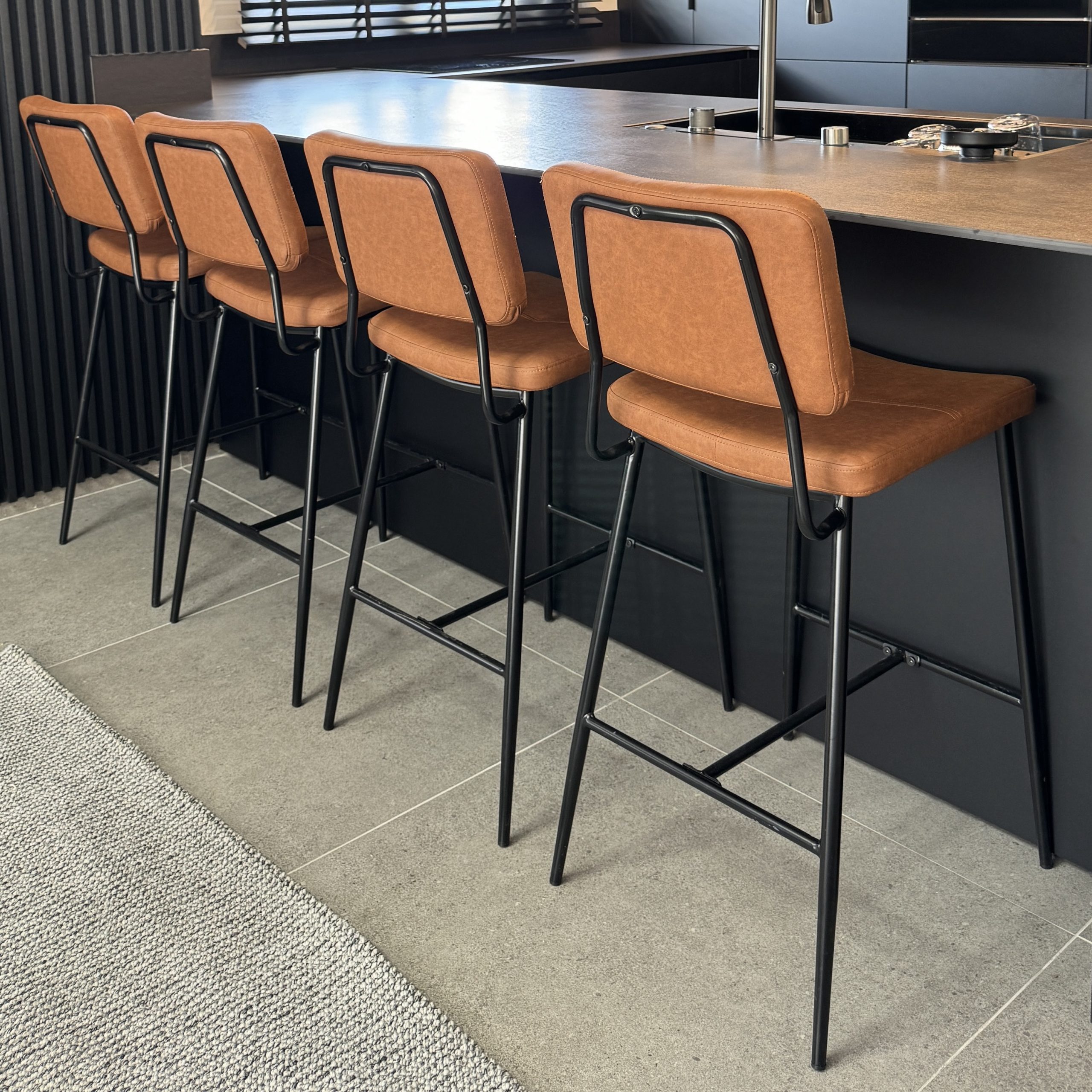 כיסא בר דגם דילן כאמל כיסא בר דגם דילן כאמל