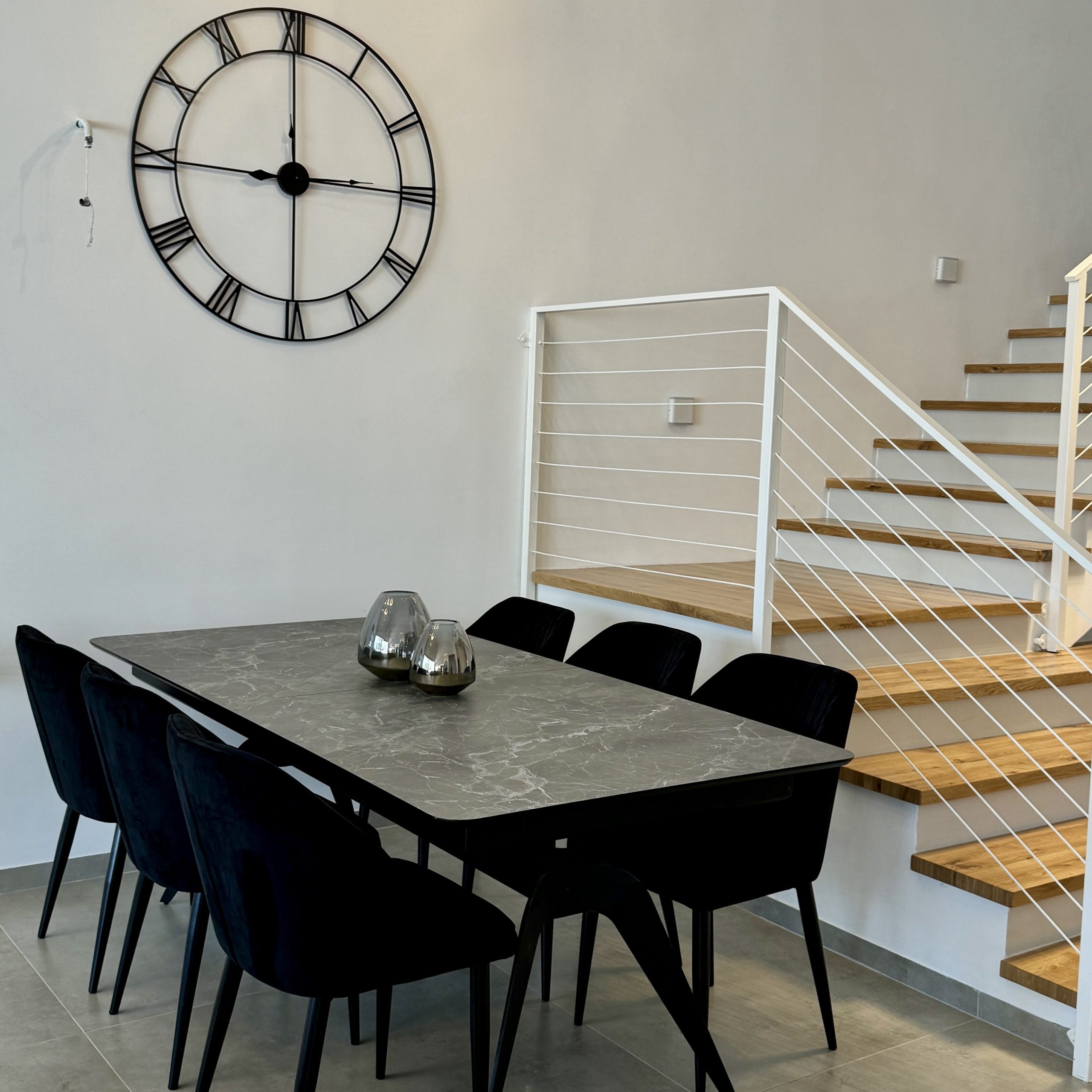 שעון אולימפוס ברזל שחור חלול דגם איקו שעון אולימפוס ברזל שחור חלול דגם איקו