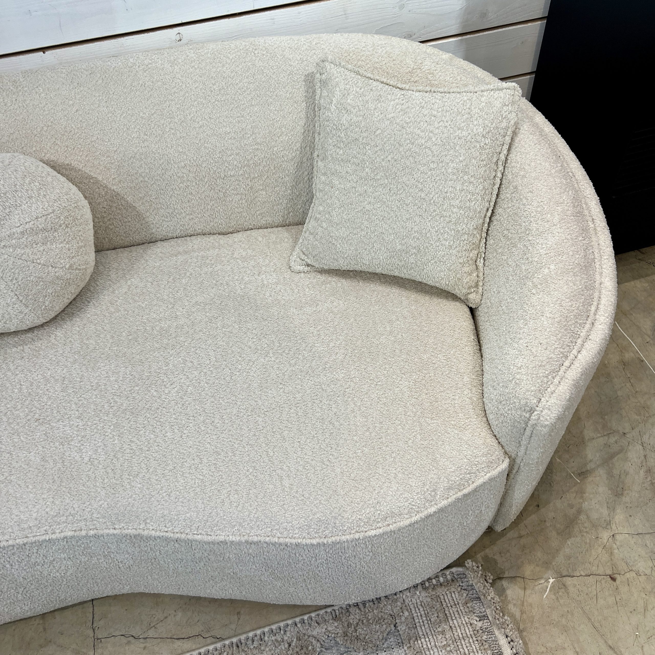 ספה מודרנית מעוגלת דגם דפנה ספה מודרנית מעוגלת דגם דפנה