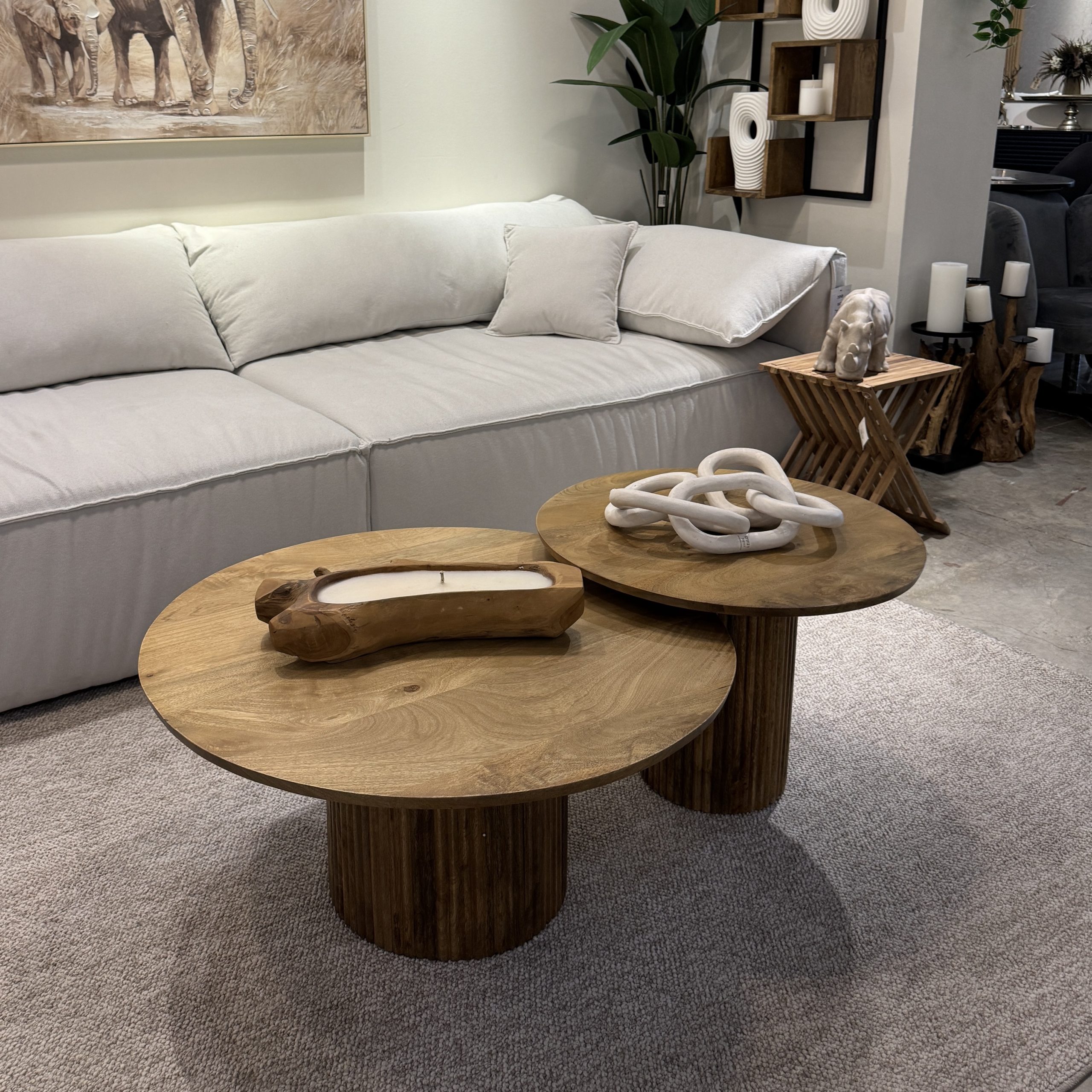 זוג שולחנות סלון עגולים עץ רגל ישרה פרופיל עגול דגם סוניל זוג שולחנות סלון עגולים עץ רגל ישרה פרופיל עגול דגם סוניל