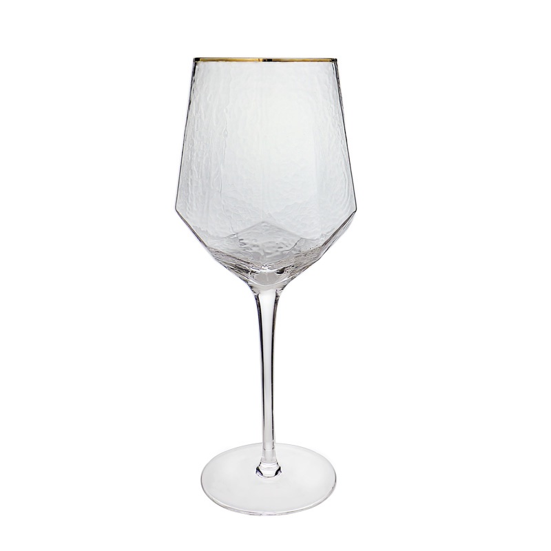 סט 6 גביעי יין זכוכית שקופה צורת יהלום ופס זהב סט 6 גביעי יין זכוכית שקופה צורת יהלום ופס זהב