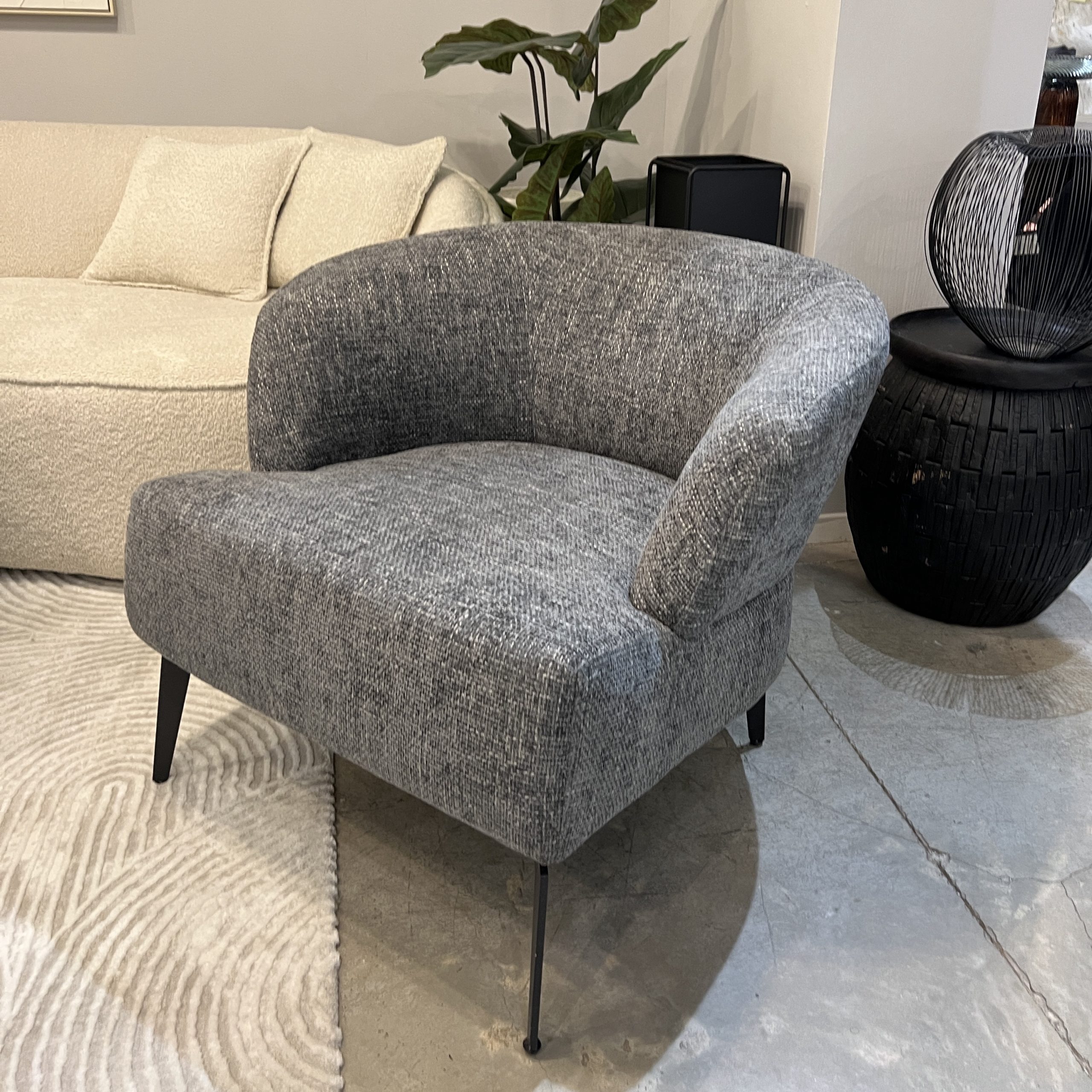 כורסא מעוצבת דגם ברוש אפור בהיר כורסא מעוצבת דגם ברוש אפור בהיר