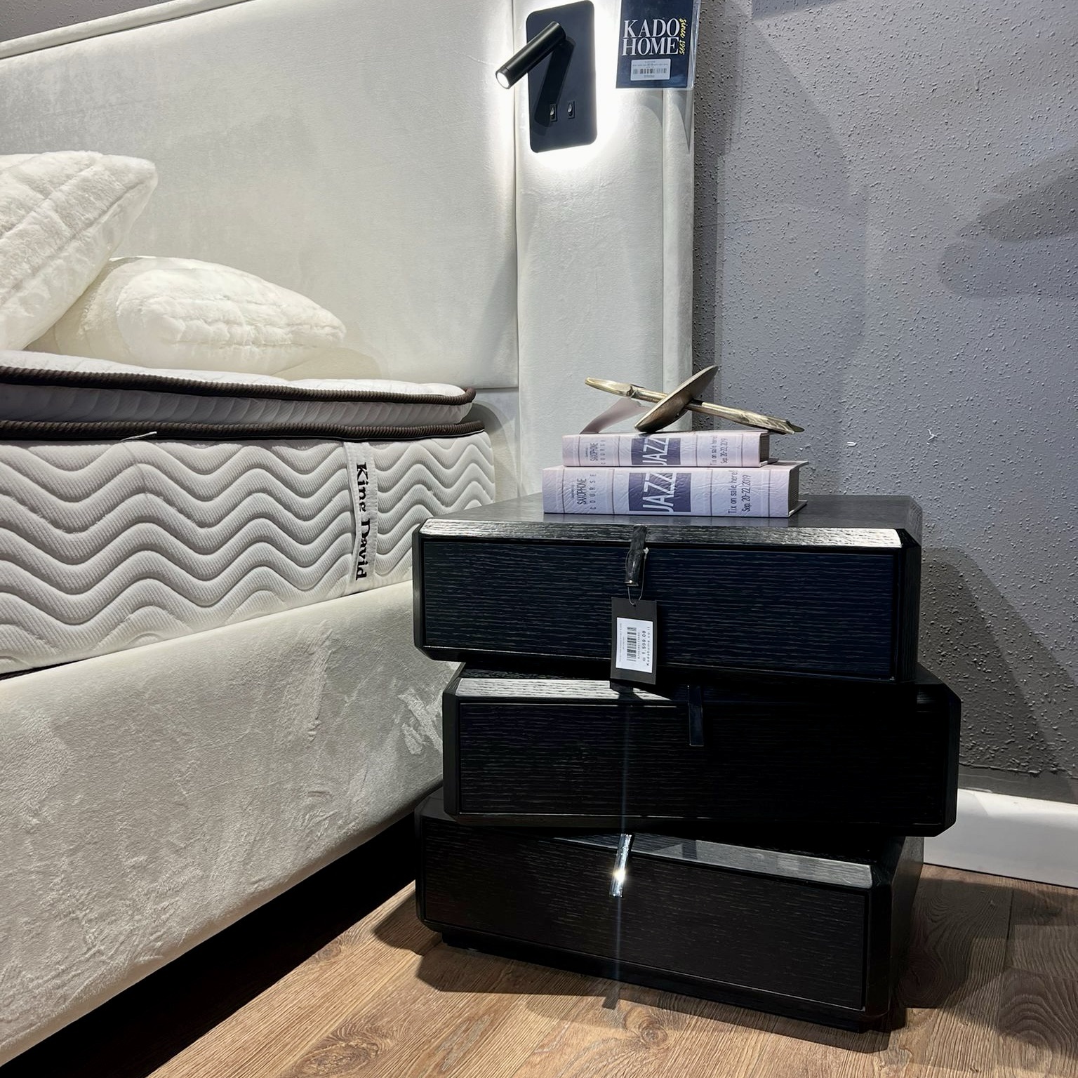 שידת צד 3 מגירות מסתובבת שחור דגם קימי שידת צד 3 מגירות מסתובבת שחור דגם קימי