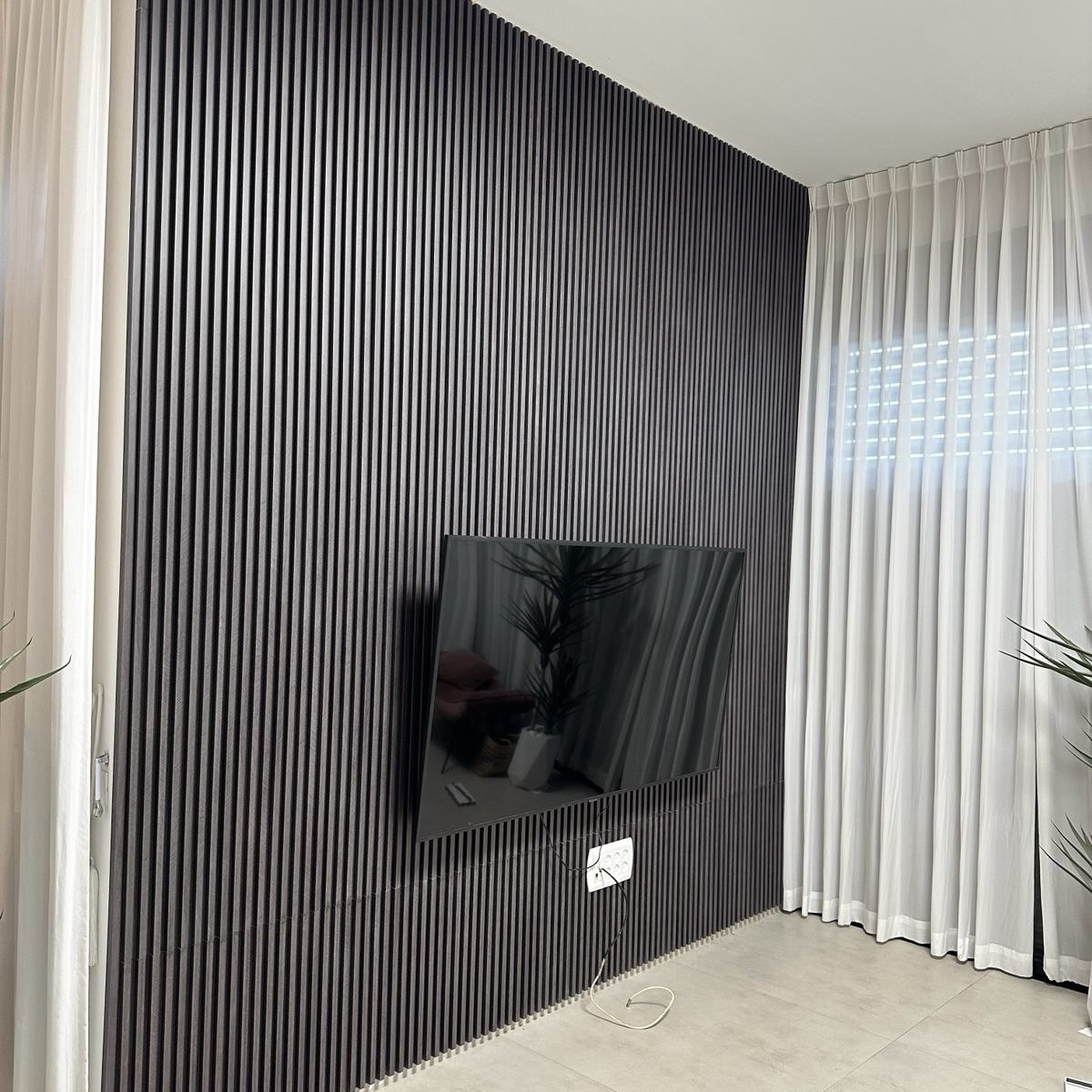 חיפוי קיר פסים פולימרי אפור טקסטורה חיפוי קיר פסים פולימרי אפור טקסטורה