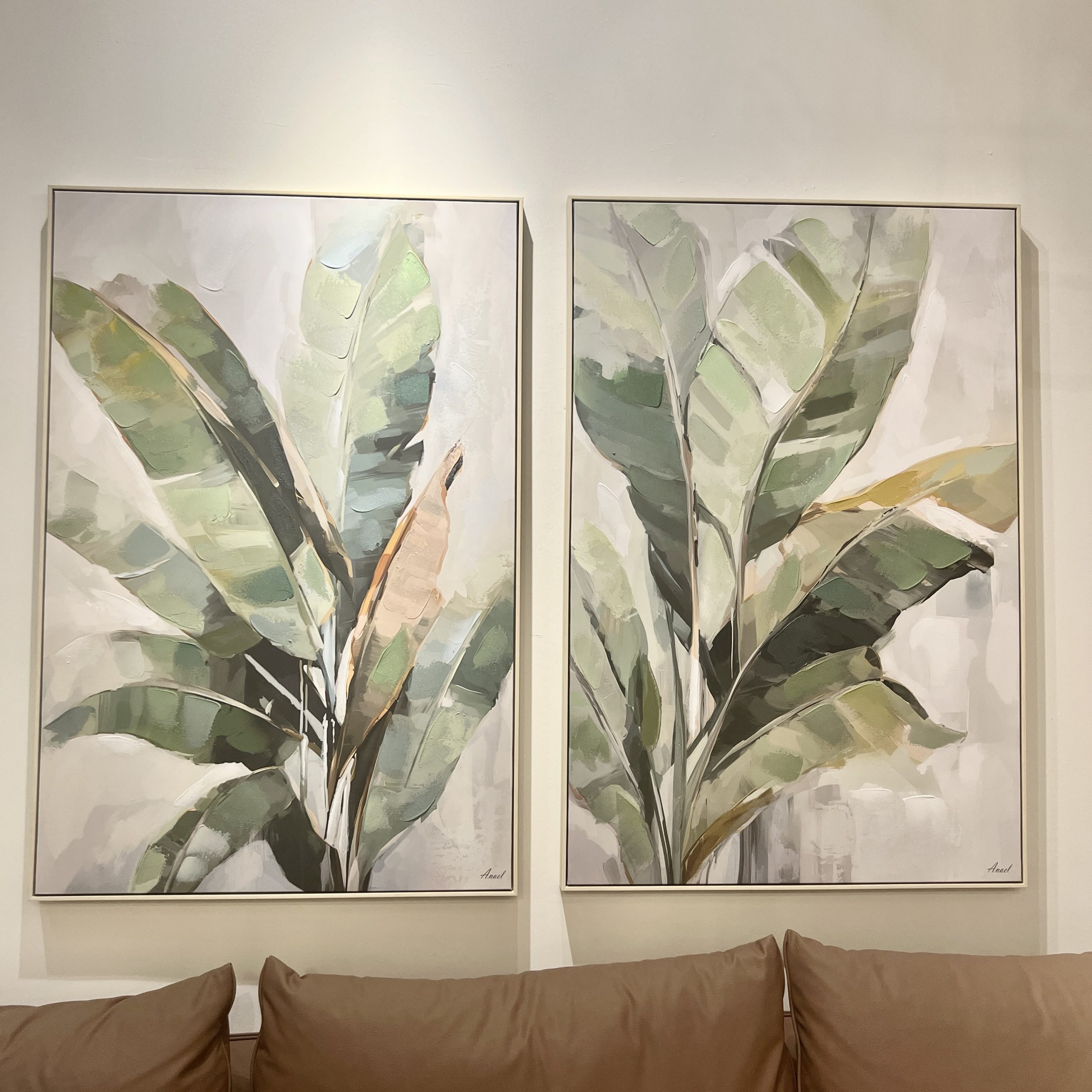 תמונת עלים מעוצבת בעבודת יד בשילוב מסגרת שחורה תמונת עלים מעוצבת בעבודת יד בשילוב מסגרת שחורה