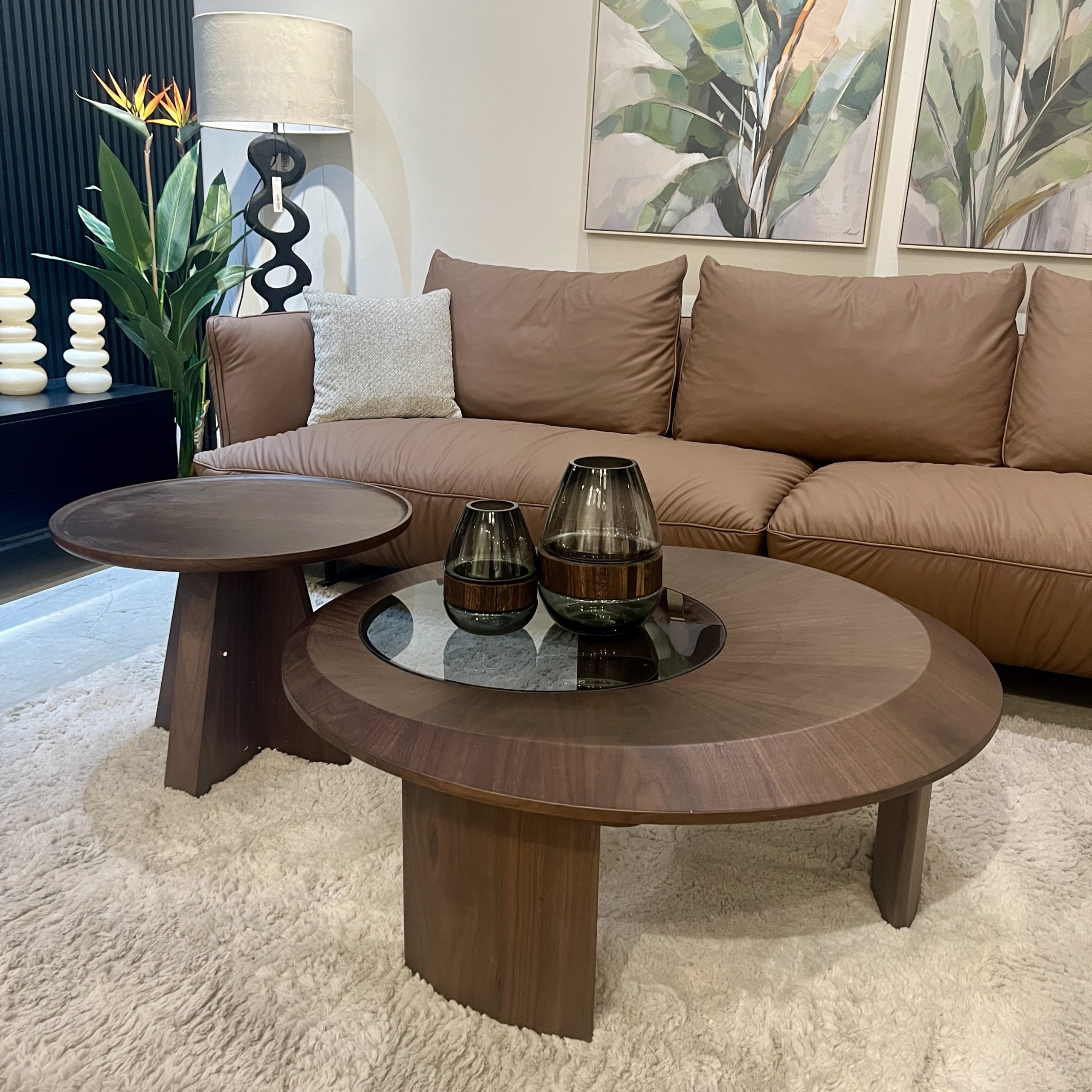 זוג שולחנות סלון עגולים אגוז אמריקאי זכוכית דגם סאן גלאס