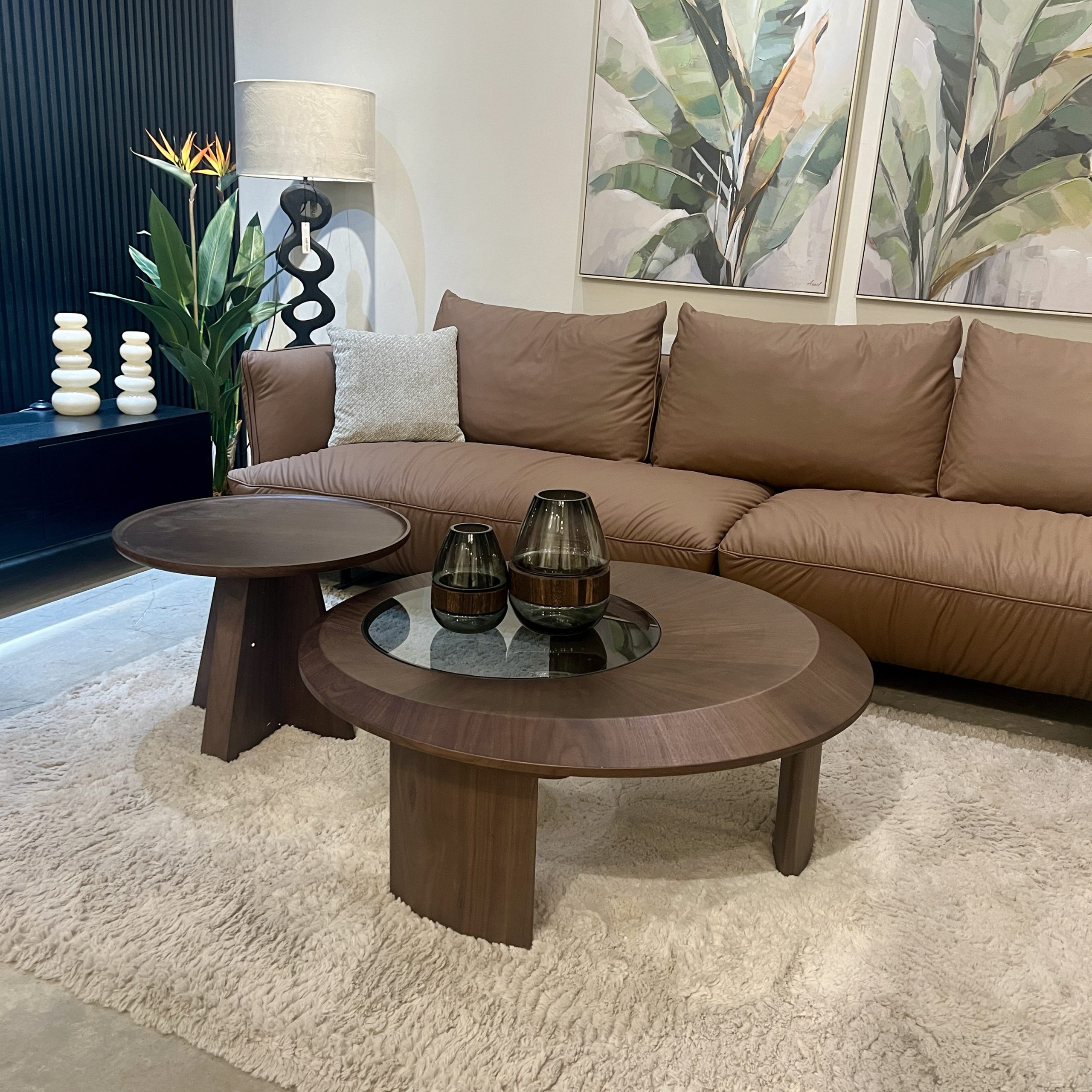 זוג שולחנות סלון עגולים אגוז אמריקאי זכוכית דגם סאן גלאס