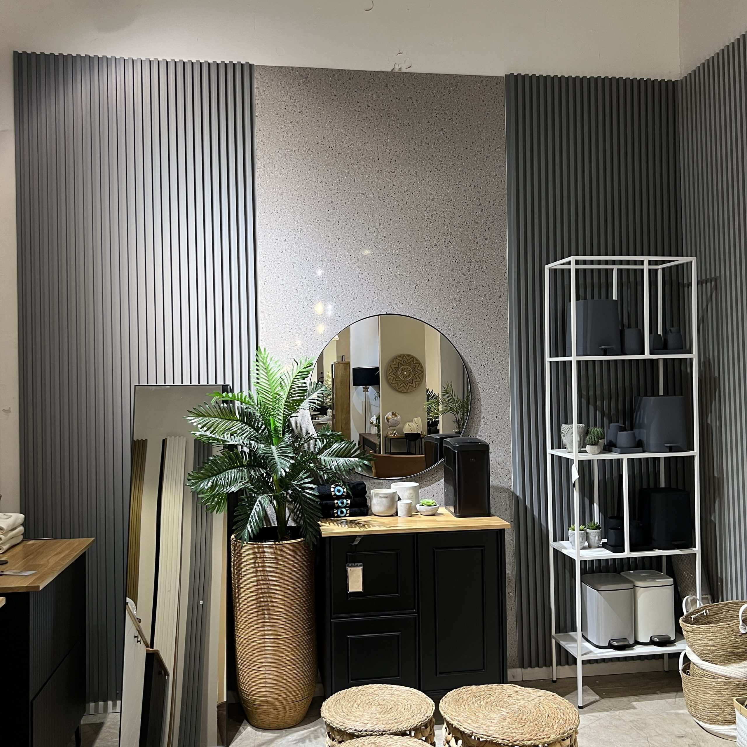 חיפוי קיר טרצו אפור נקודות רחב 120/290 במבצע מטורף!! חיפוי קיר טרצו אפור נקודות רחב 120/290 במבצע מטורף!!