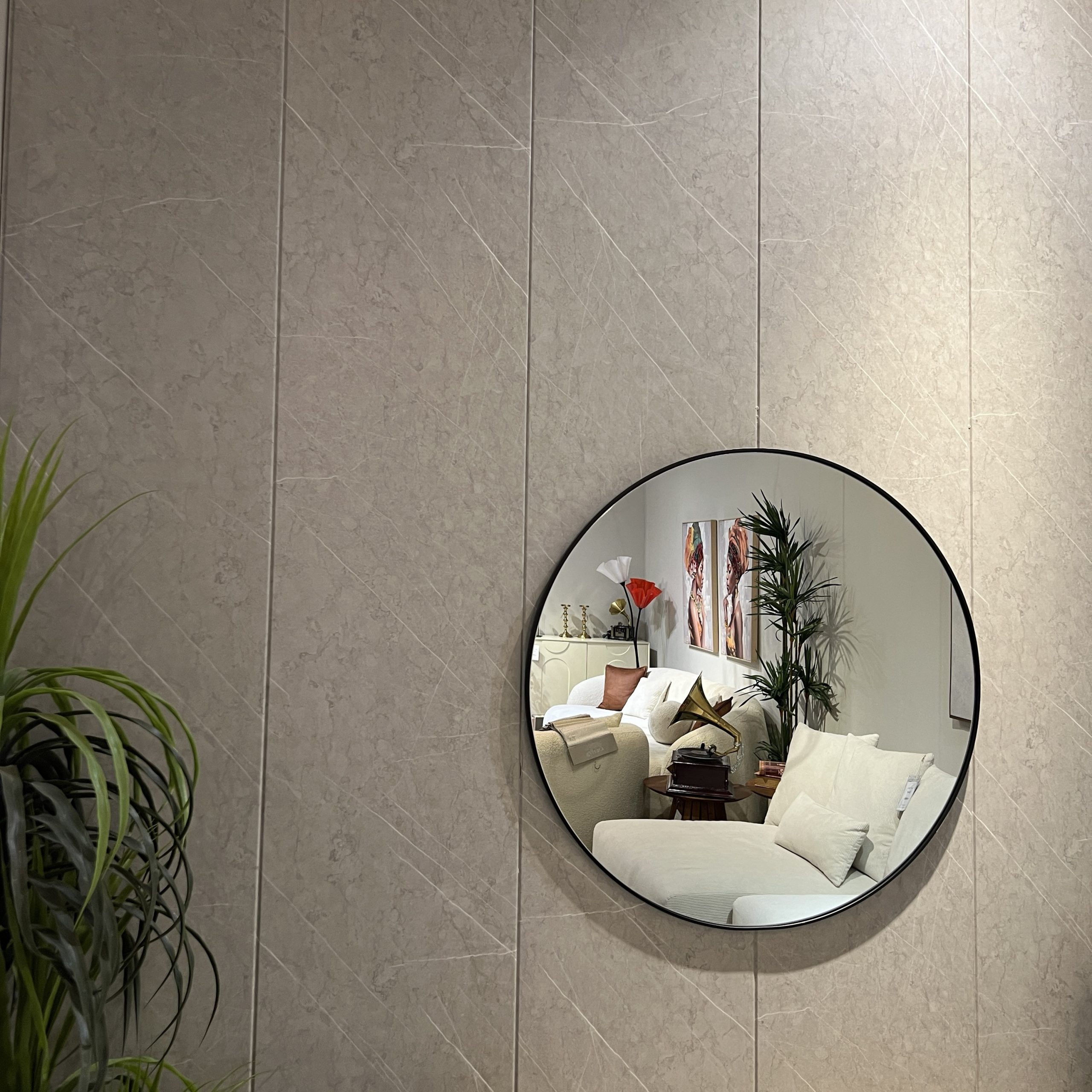 חיפוי קיר דמוי שיש אפור בהיר פולימרי חיפוי קיר דמוי שיש אפור בהיר פולימרי