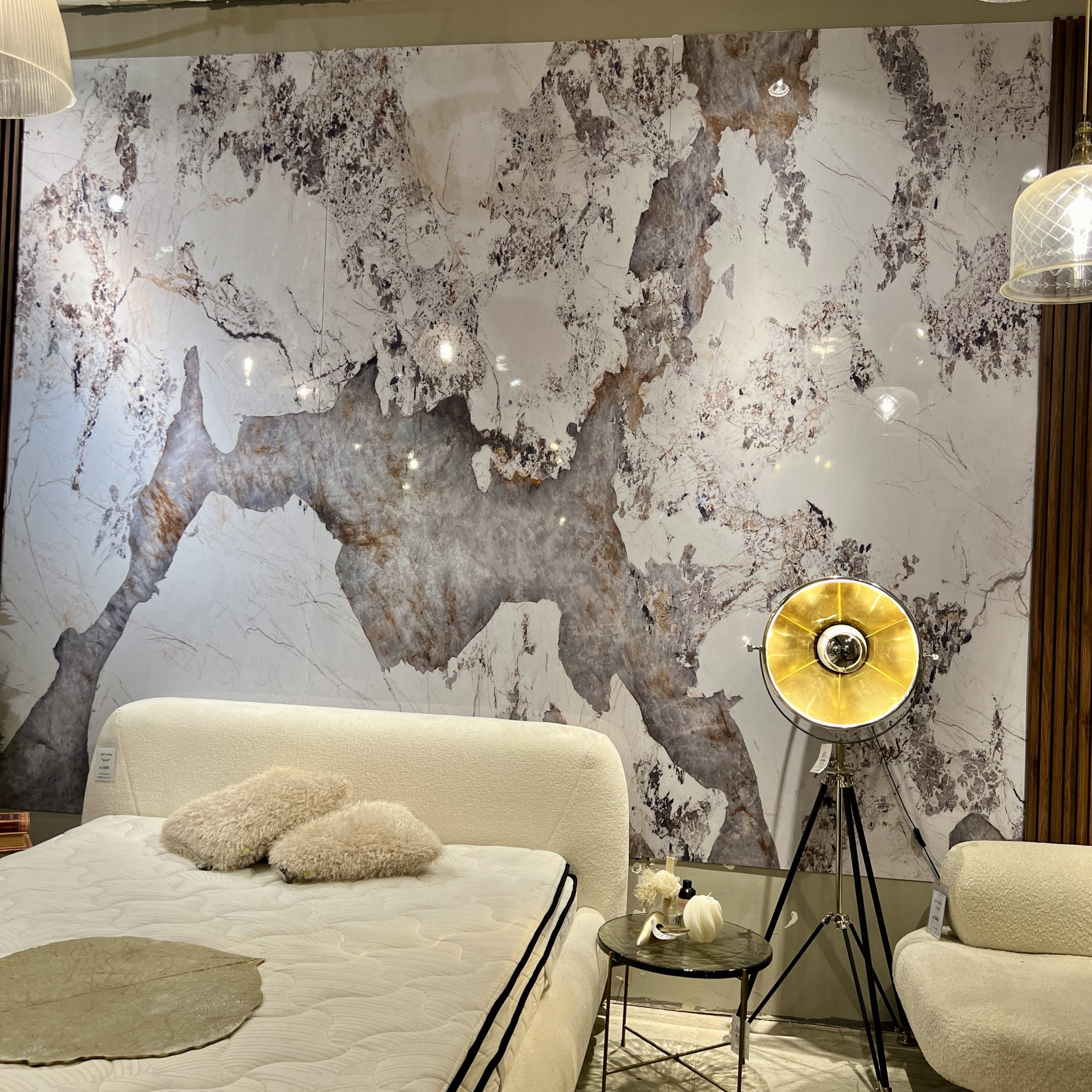 חיפוי קיר סגנון שיש פטגוניה לבן חום אפור במבצע! חיפוי קיר סגנון שיש פטגוניה לבן חום אפור במבצע!