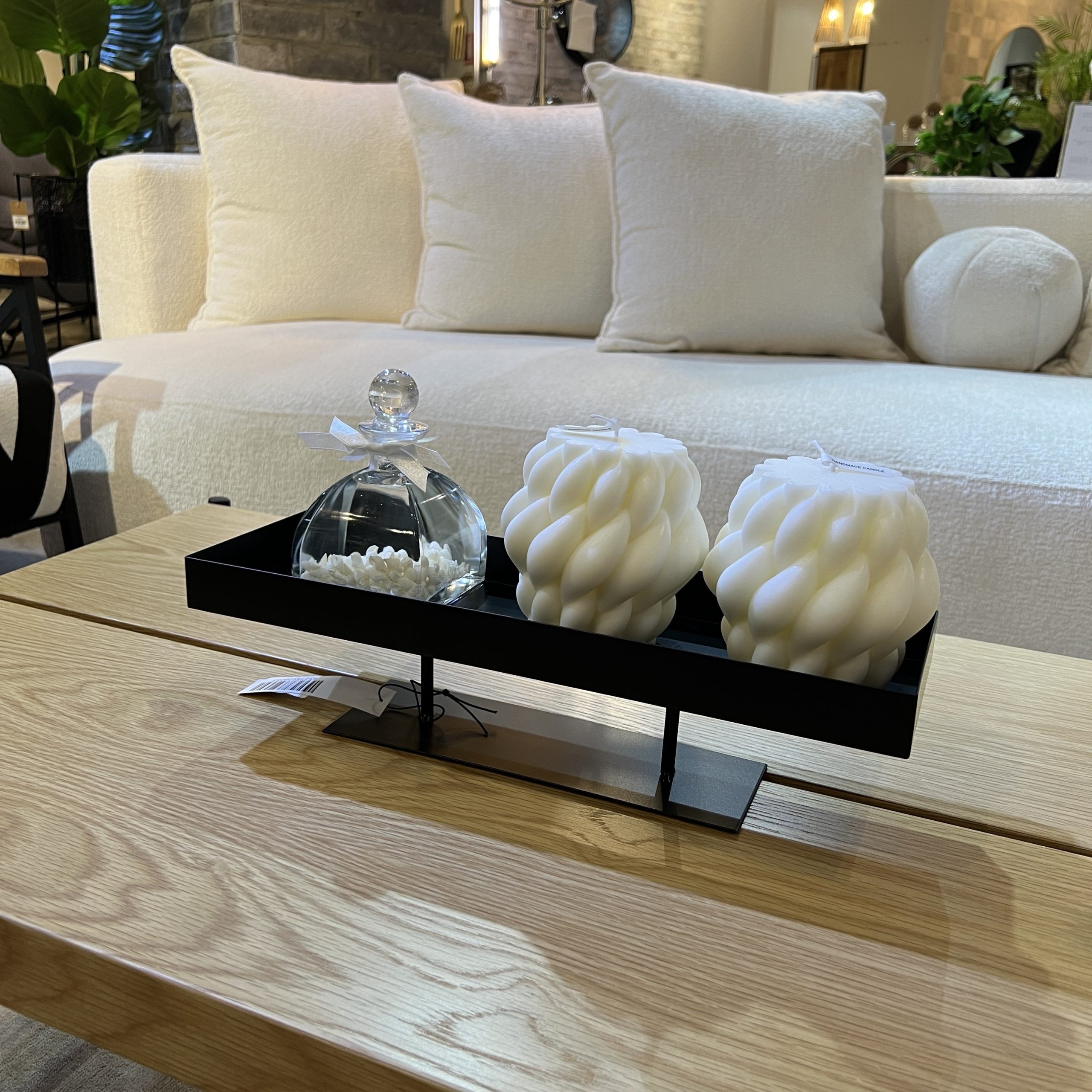 כלי הגשה סטנדיג טריי שחור קטן כלי הגשה סטנדיג טריי שחור קטן