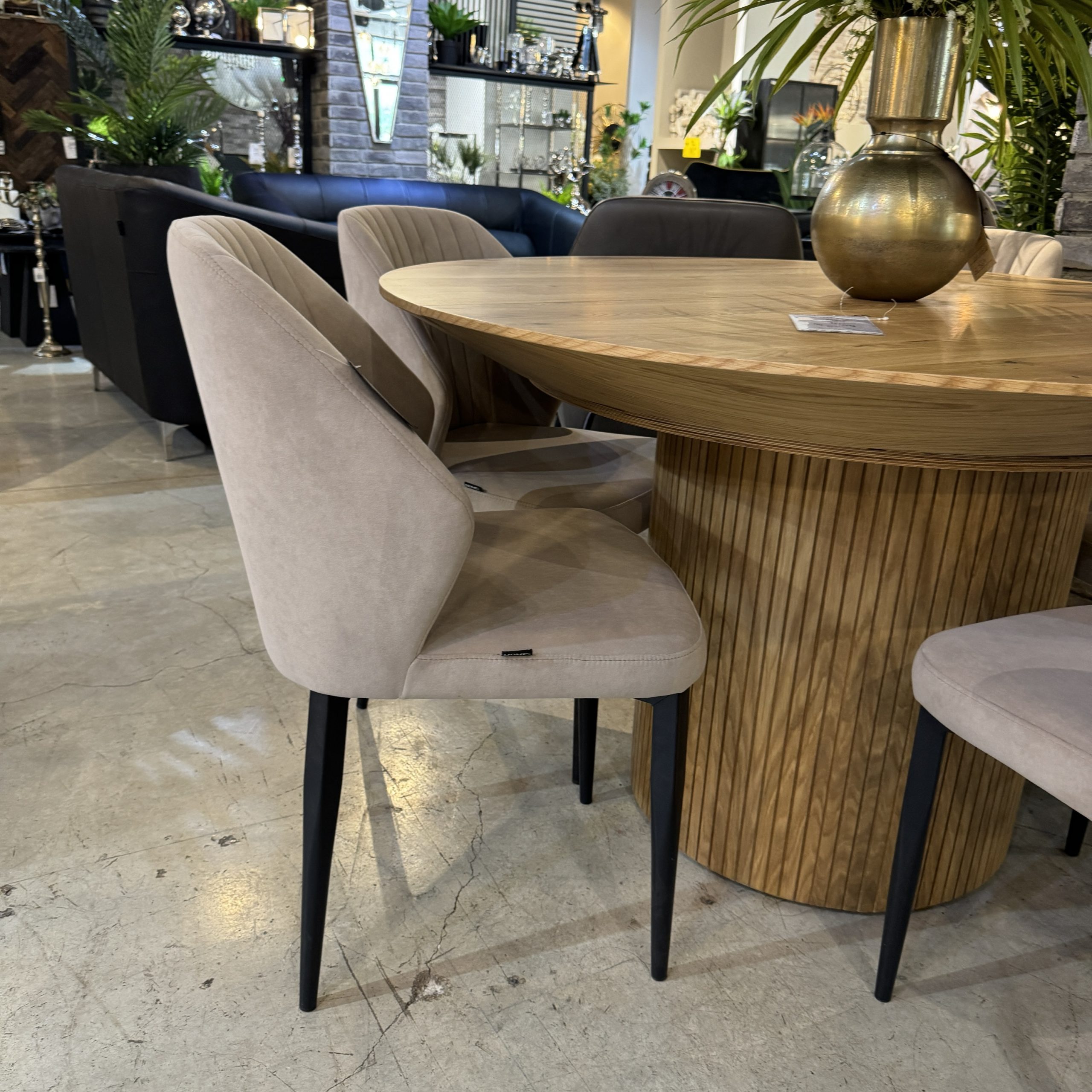 כיסא דגם 7031 קימי קטיפה בז כיסא דגם 7031 קימי קטיפה בז