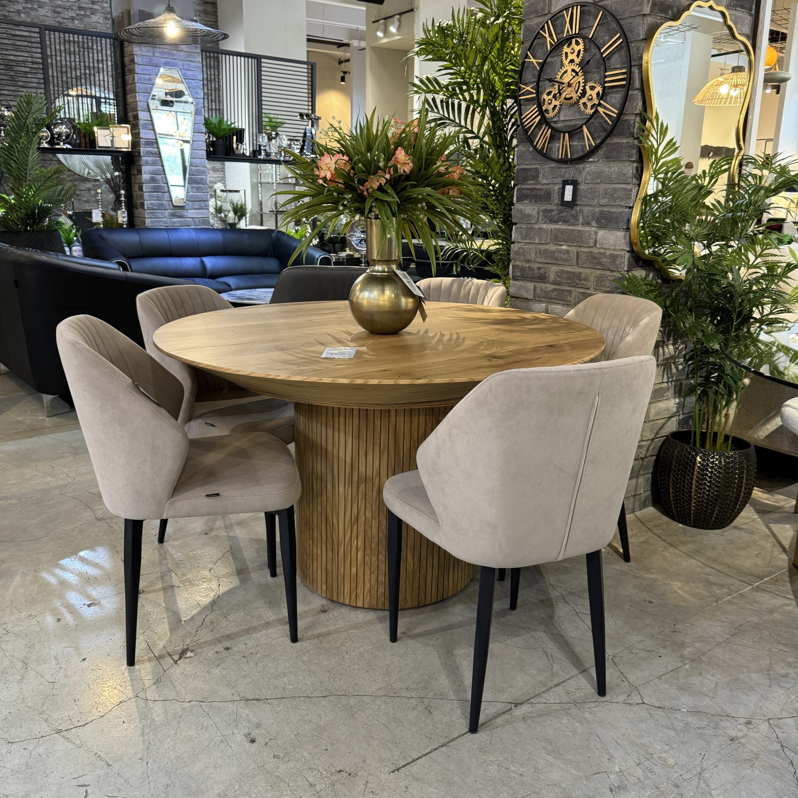 כיסא דגם 7031 קימי קטיפה בז כיסא דגם 7031 קימי קטיפה בז