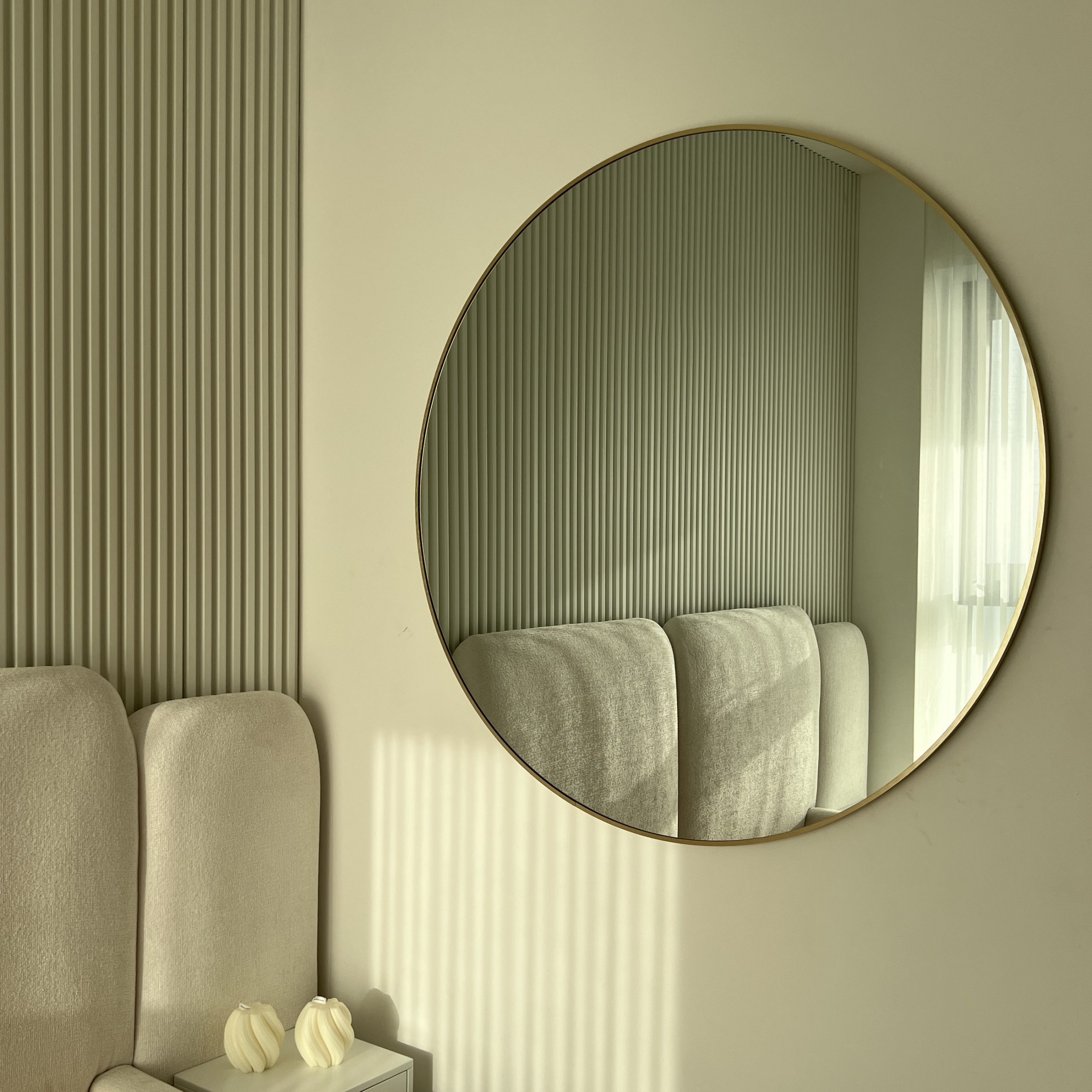 מראה עגולה מסגרת ברזל זהב קוטר 120 דגם איקו מראה עגולה מסגרת ברזל זהב קוטר 120 דגם איקו