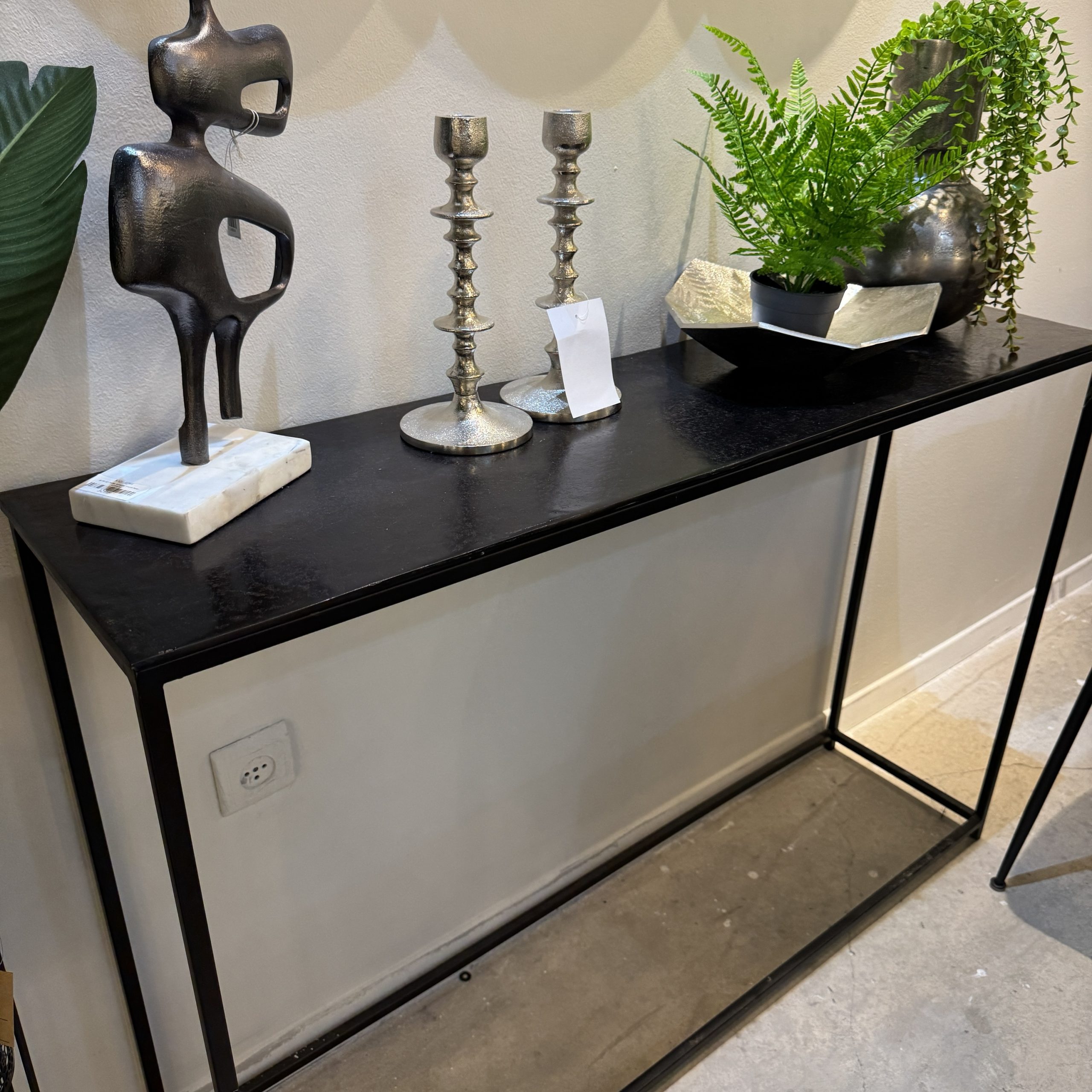 קונסולה לבית דגם ולנסיה קונסולה לבית דגם ולנסיה