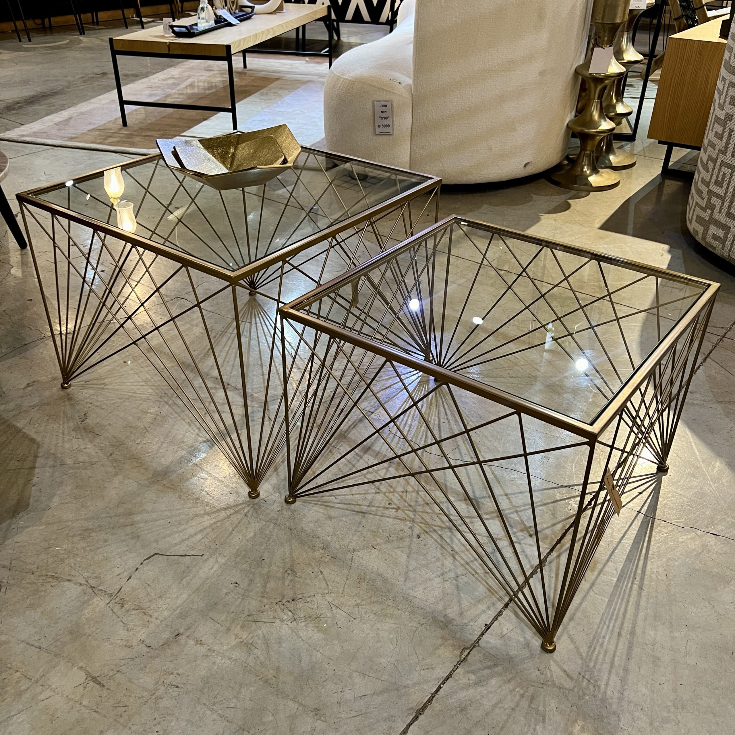 סט שולחנות סלון דגם מיתרים זהב סט שולחנות סלון דגם מיתרים זהב