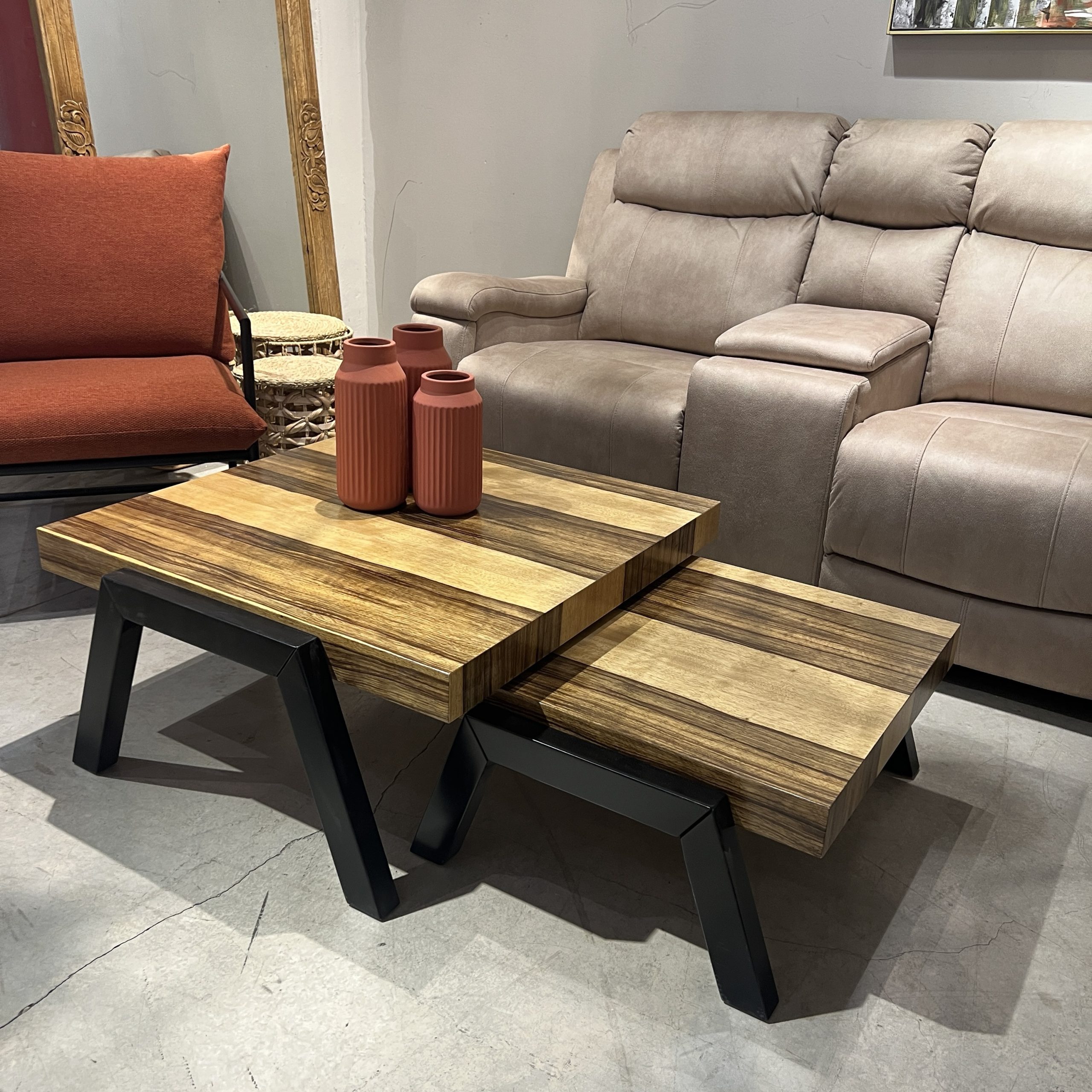 סט שולחנות סלון אגוז אפריקאי דגם ארמן סט שולחנות סלון אגוז אפריקאי דגם ארמן