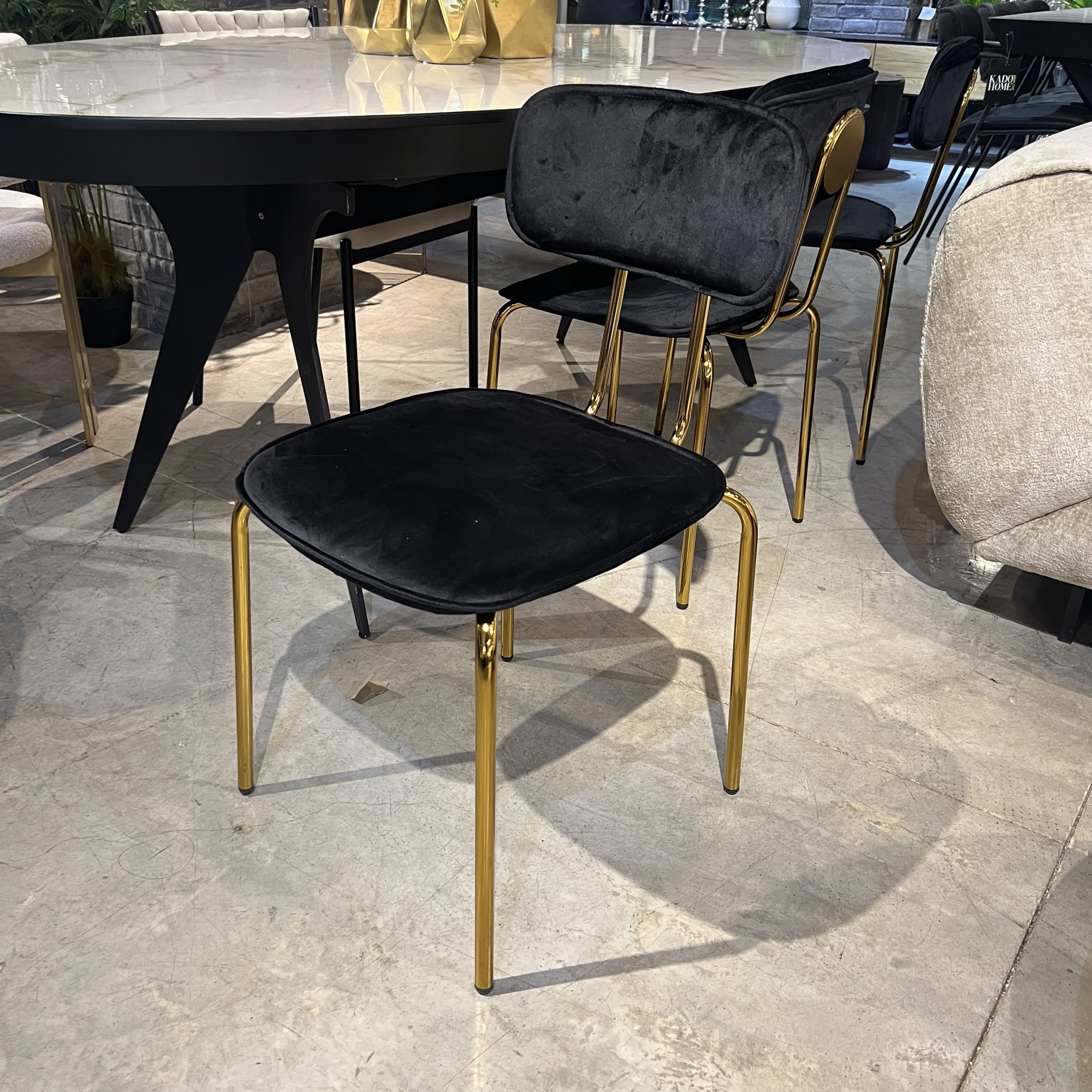 כיסא יוקרתי קטיפה שחור דגם סטפני - SALE!! כיסא יוקרתי קטיפה שחור דגם סטפני - SALE!!